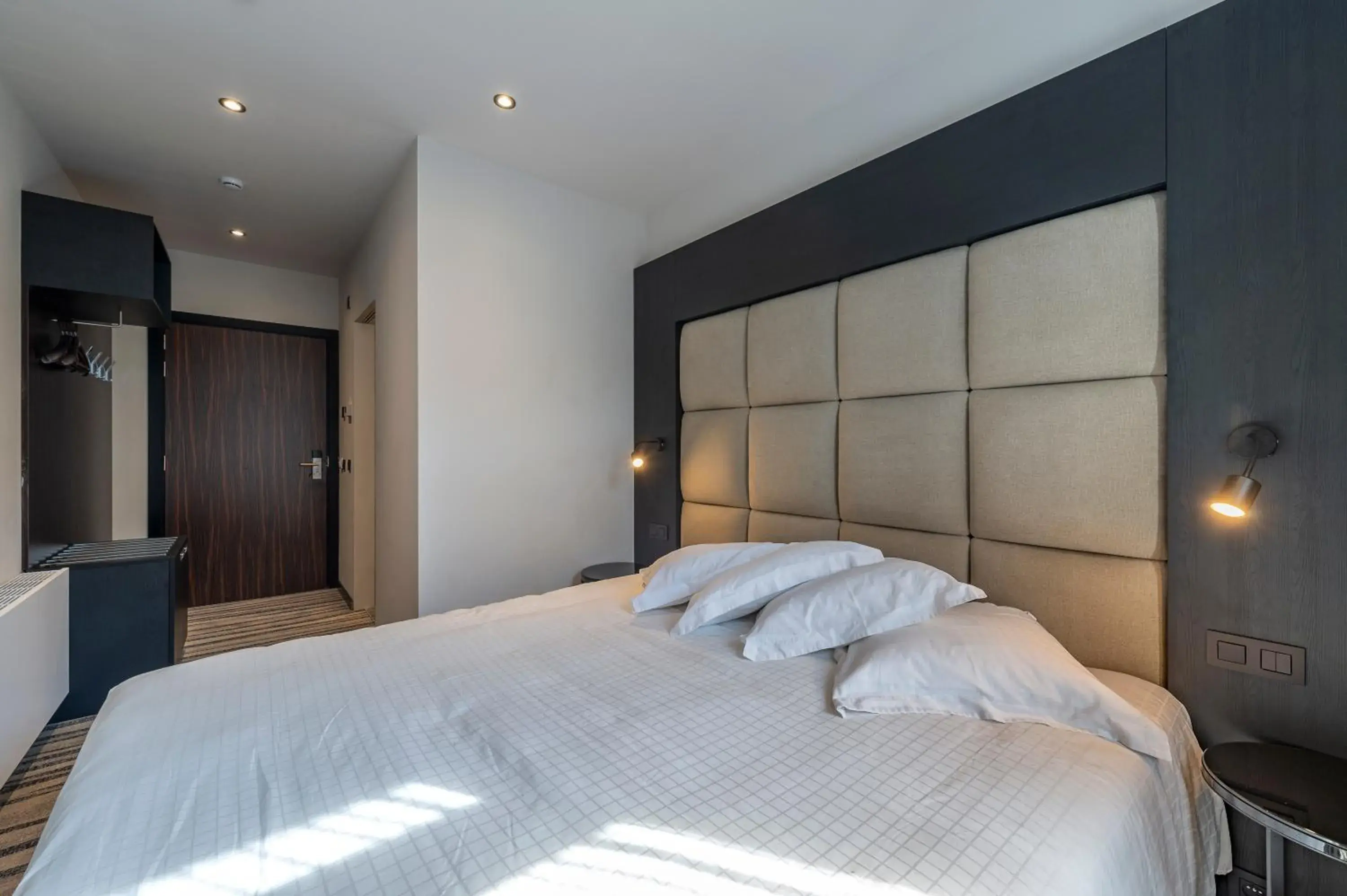 Deluxe Double Room with Balcony in Hotel Monarc Deluxe Double Room with Balcony in Hotel Monarc