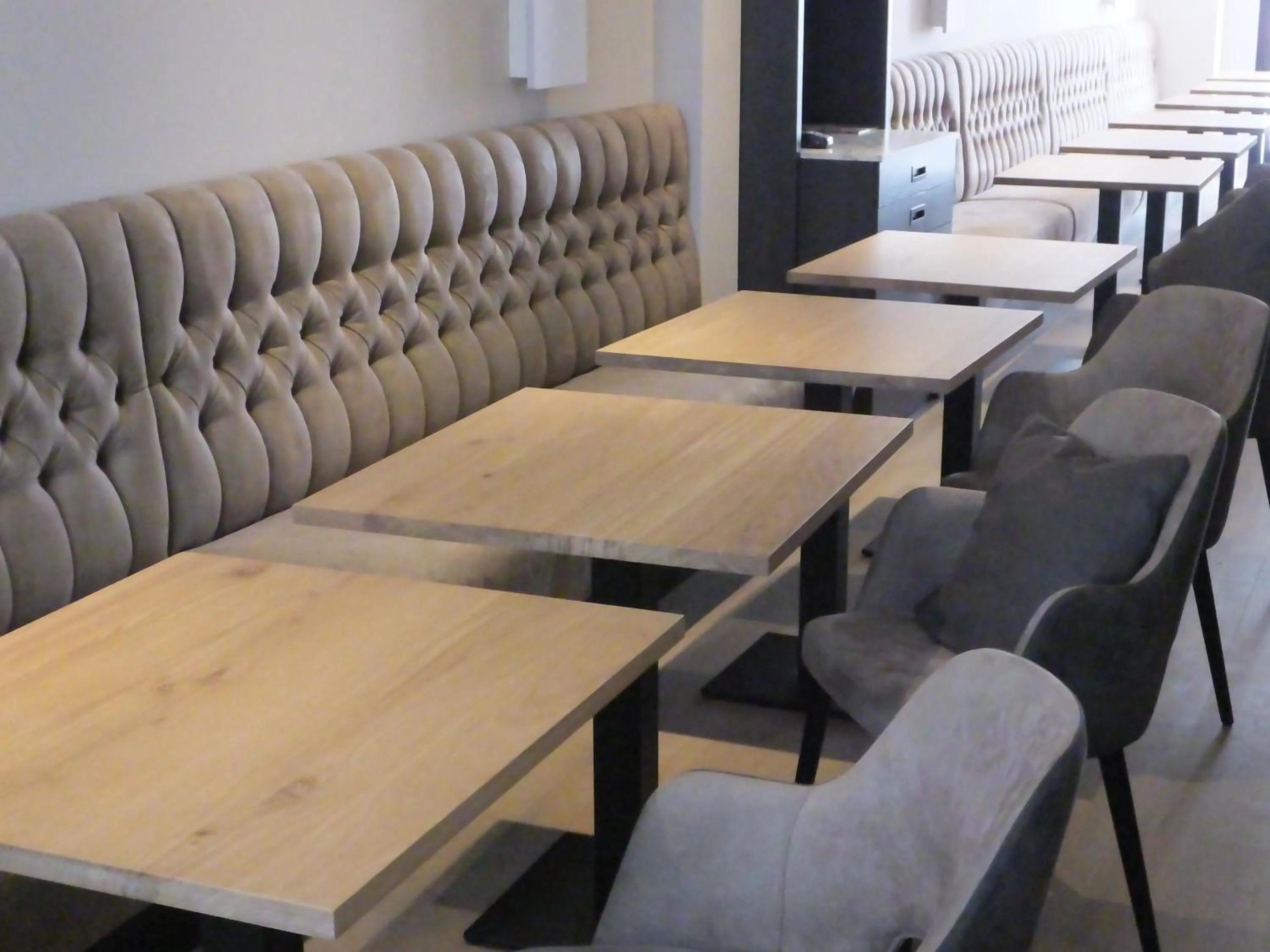 Restaurant/places to eat in Hotel Monarc