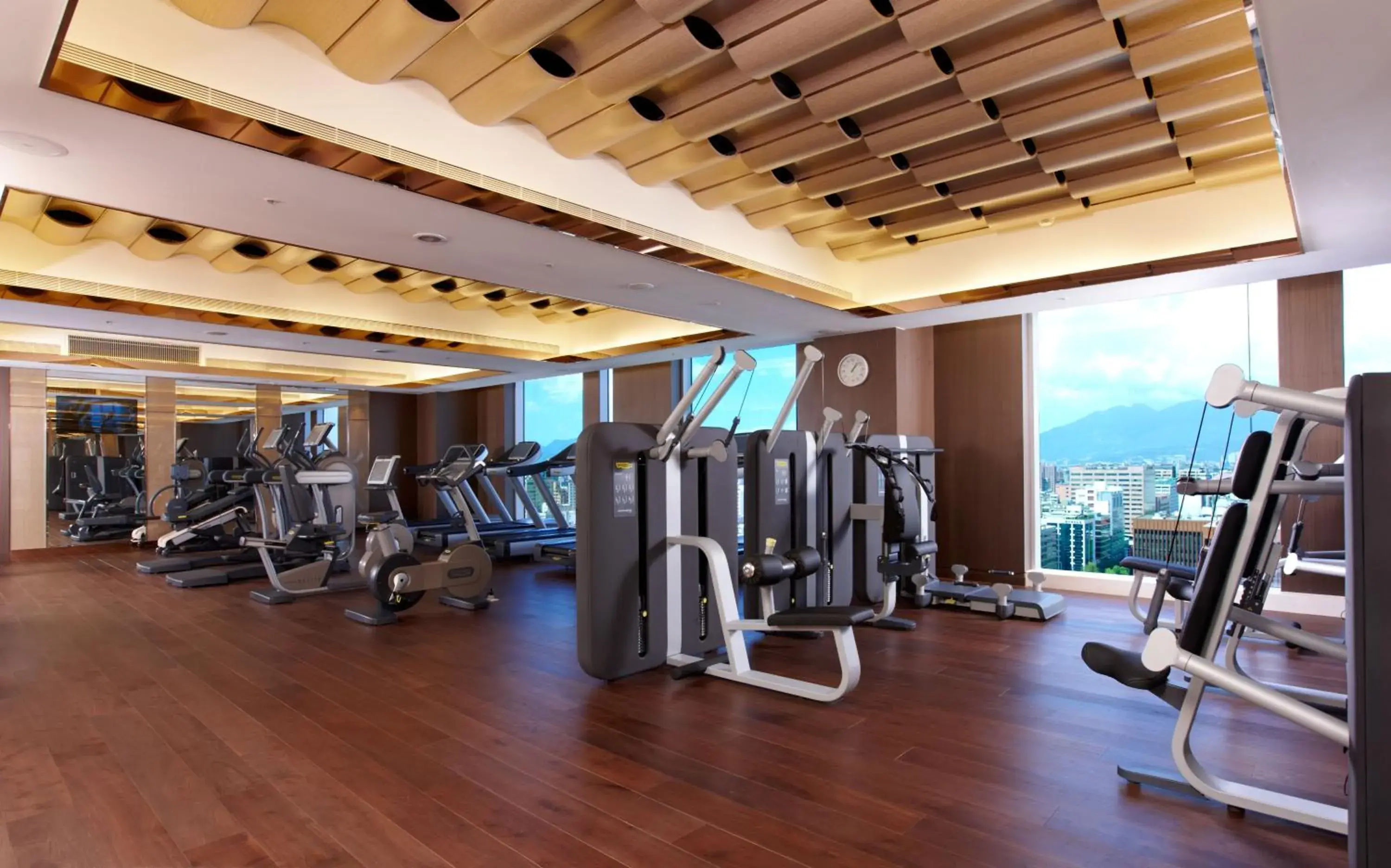 Fitness centre/facilities in The Okura Prestige Taipei Fitness centre/facilities in The Okura Prestige Taipei