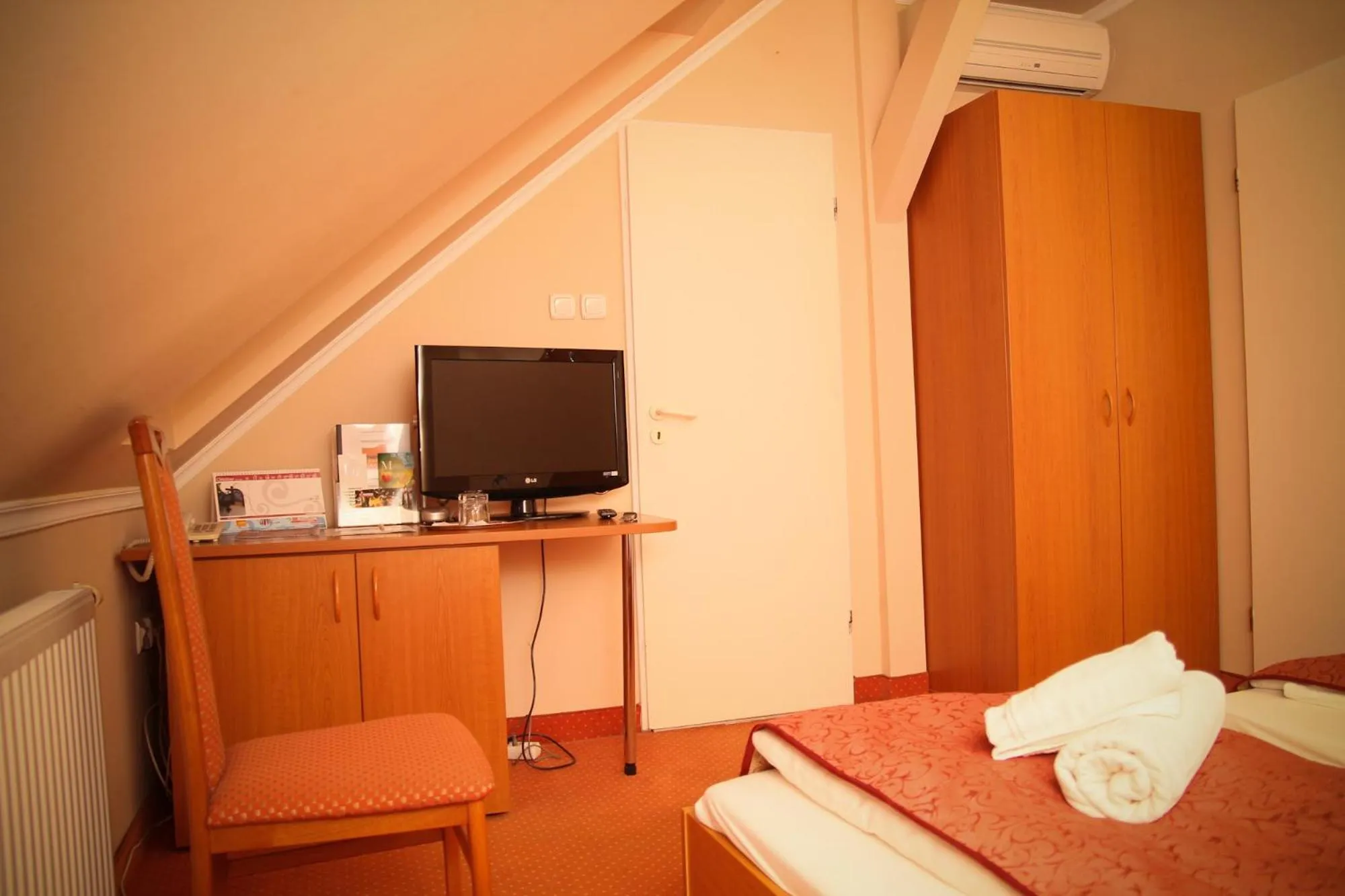 Bedroom, Bed in Thermál Panzió