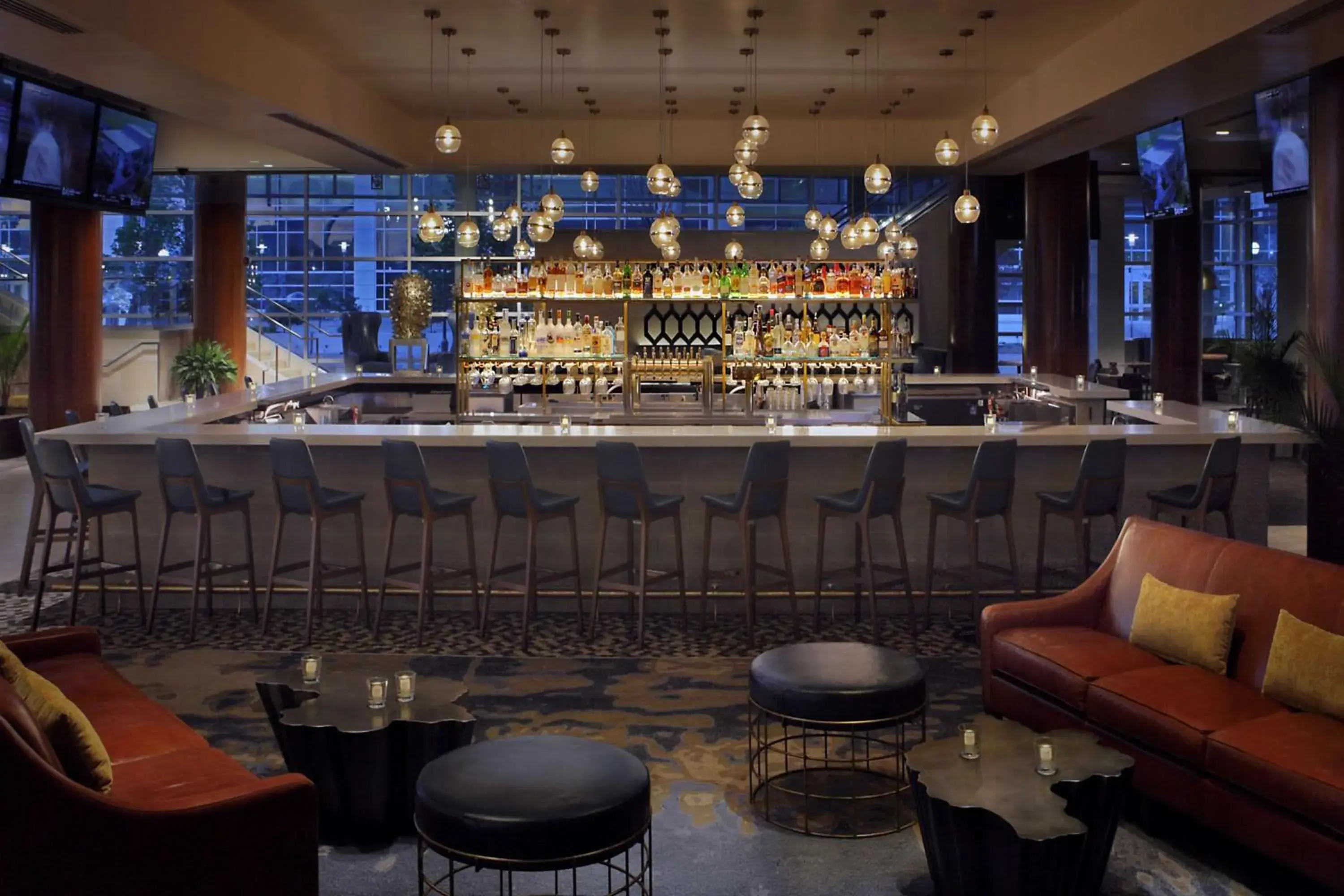 Lounge or bar in Hilton Omaha Lounge or bar in Hilton Omaha