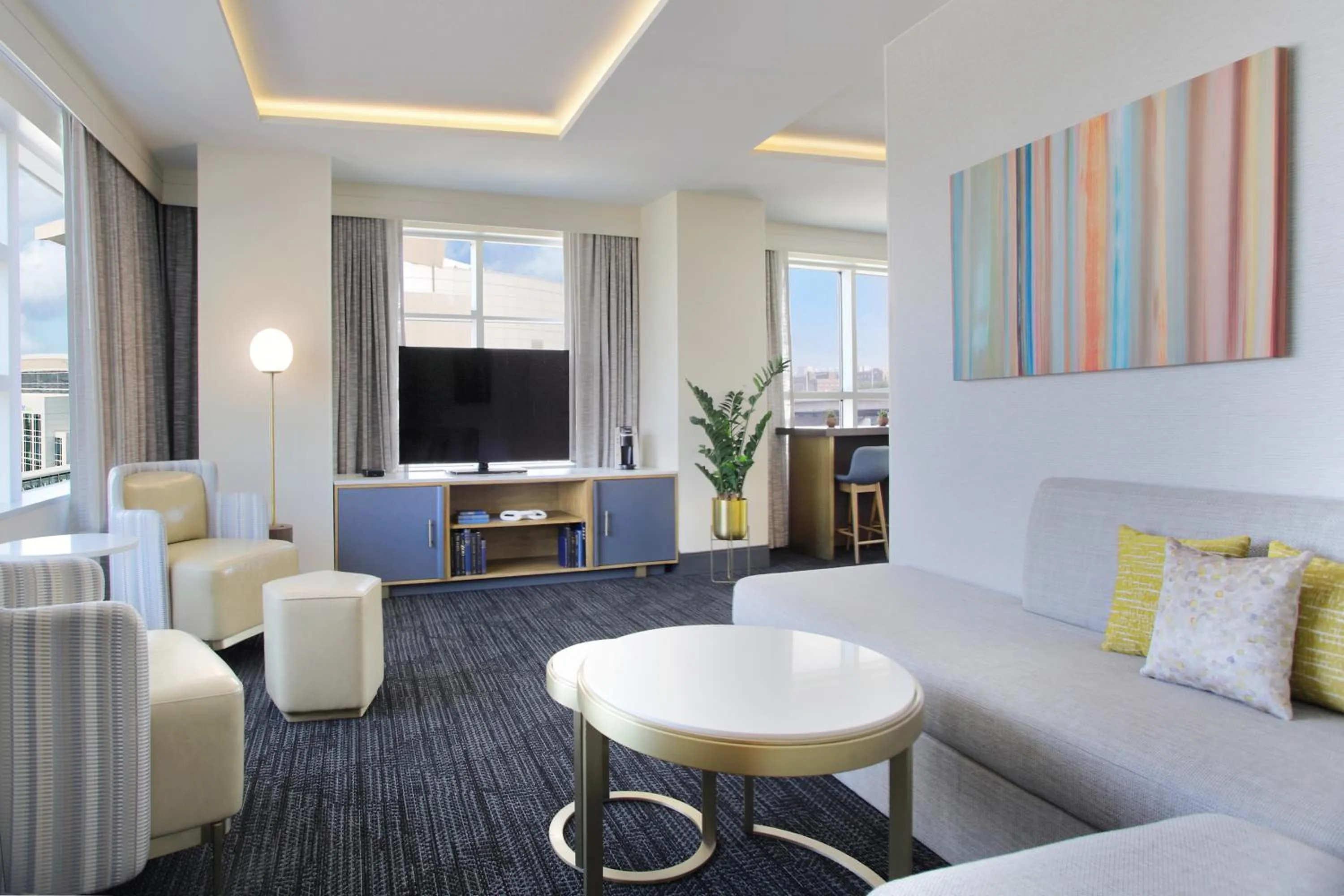 Living room in Hilton Omaha