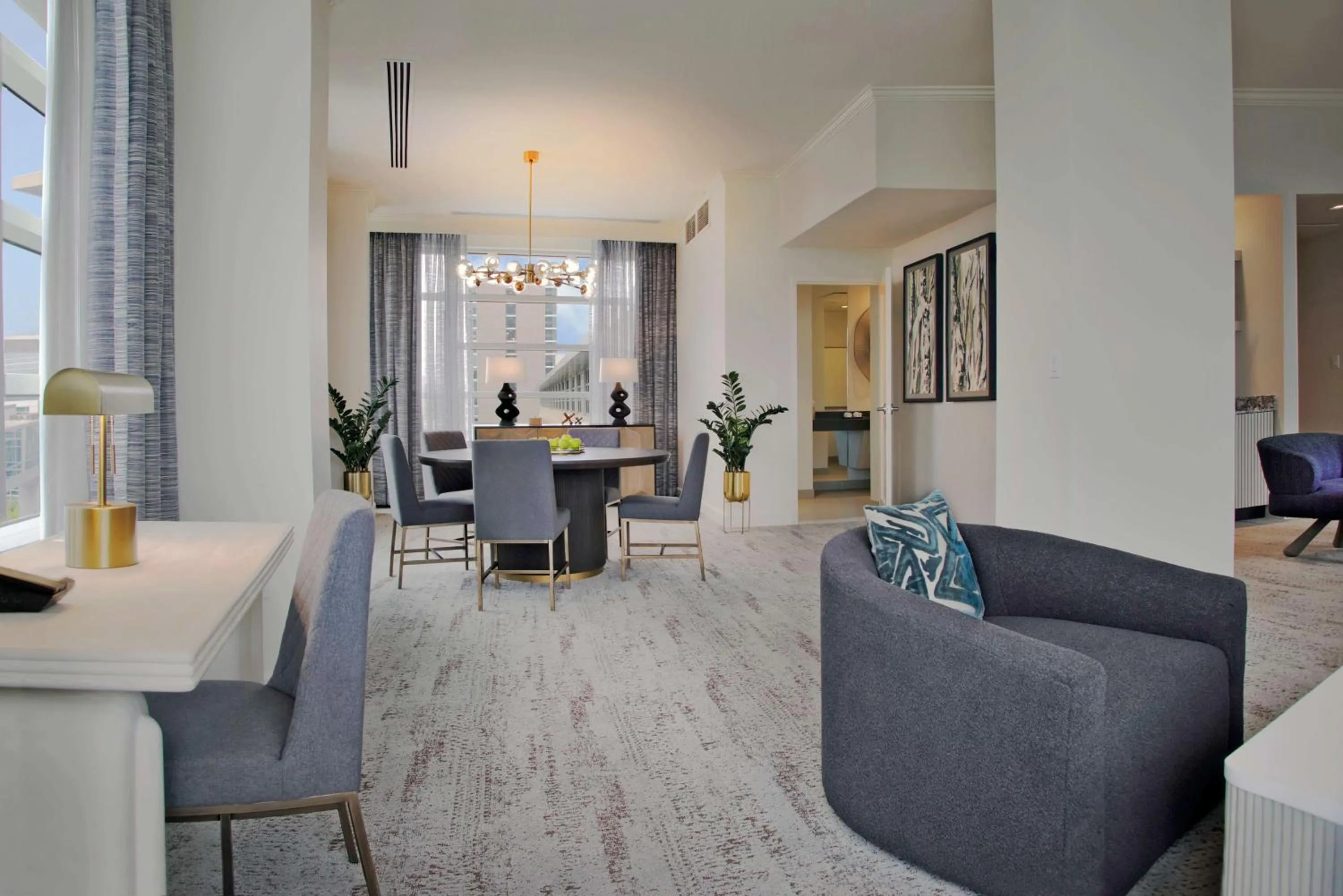 Bedroom in Hilton Omaha