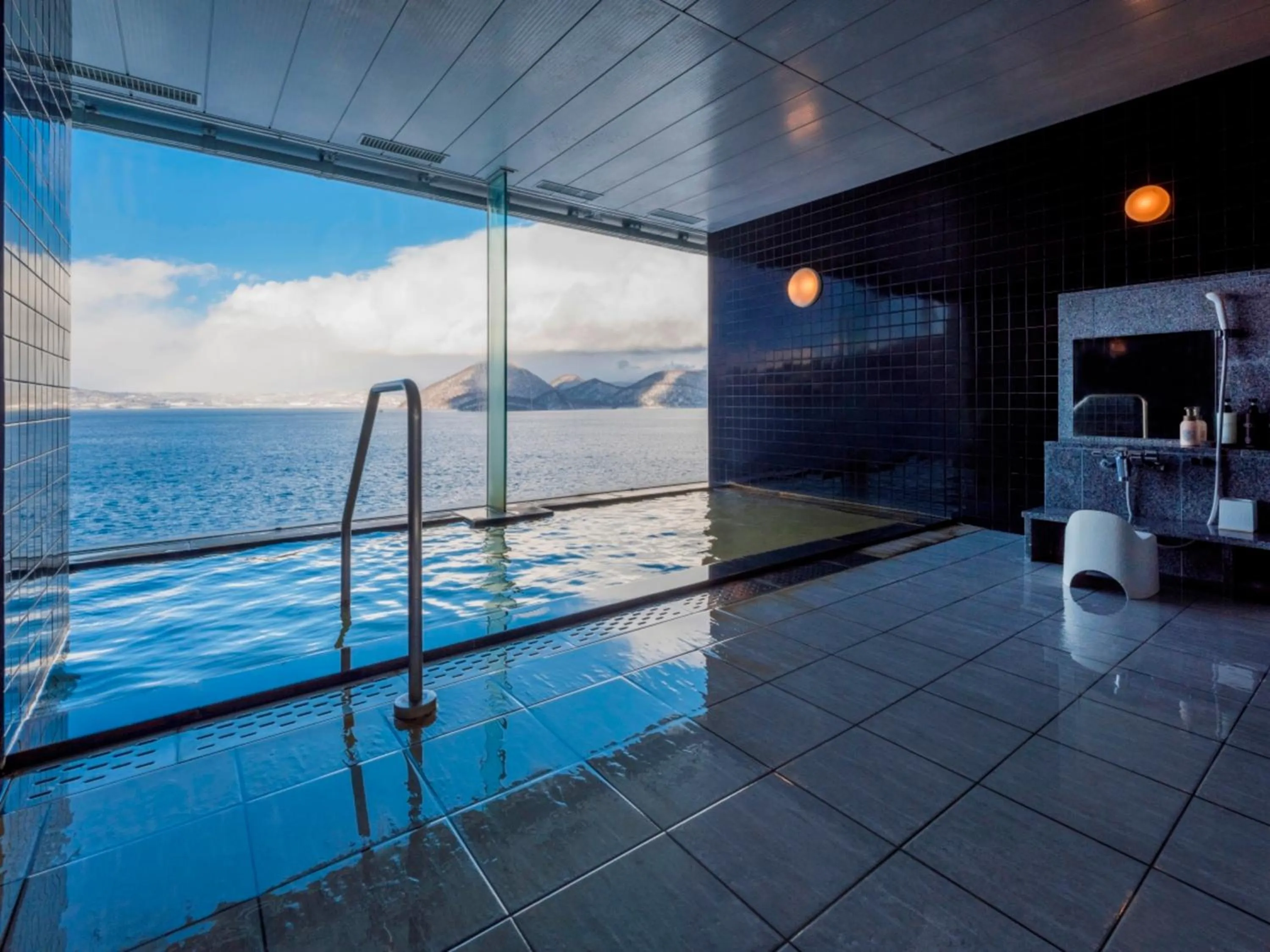 Hot Spring Bath in The Lake View Toya Nonokaze Resort