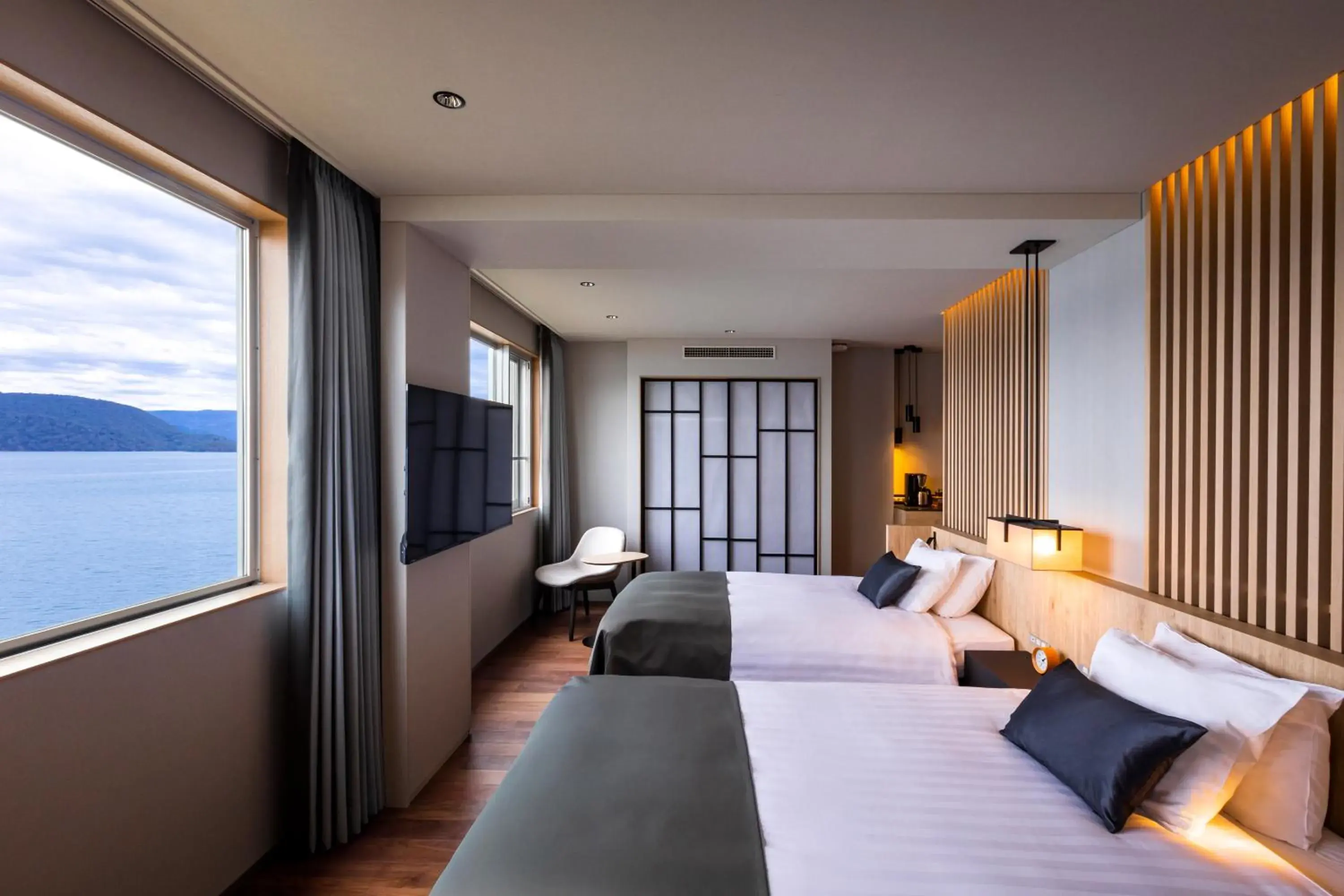 Photo of the whole room, Bed in The Lake View Toya Nonokaze Resort Photo of the whole room, Bed in The Lake View Toya Nonokaze Resort