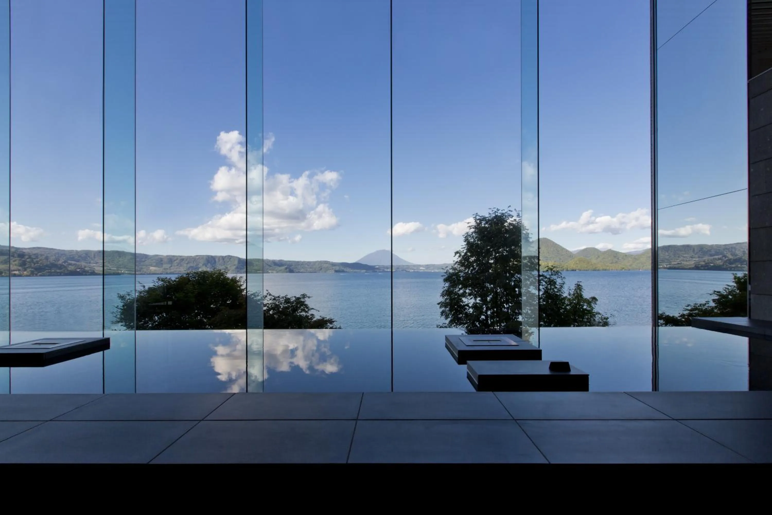 Lobby or reception in The Lake View Toya Nonokaze Resort