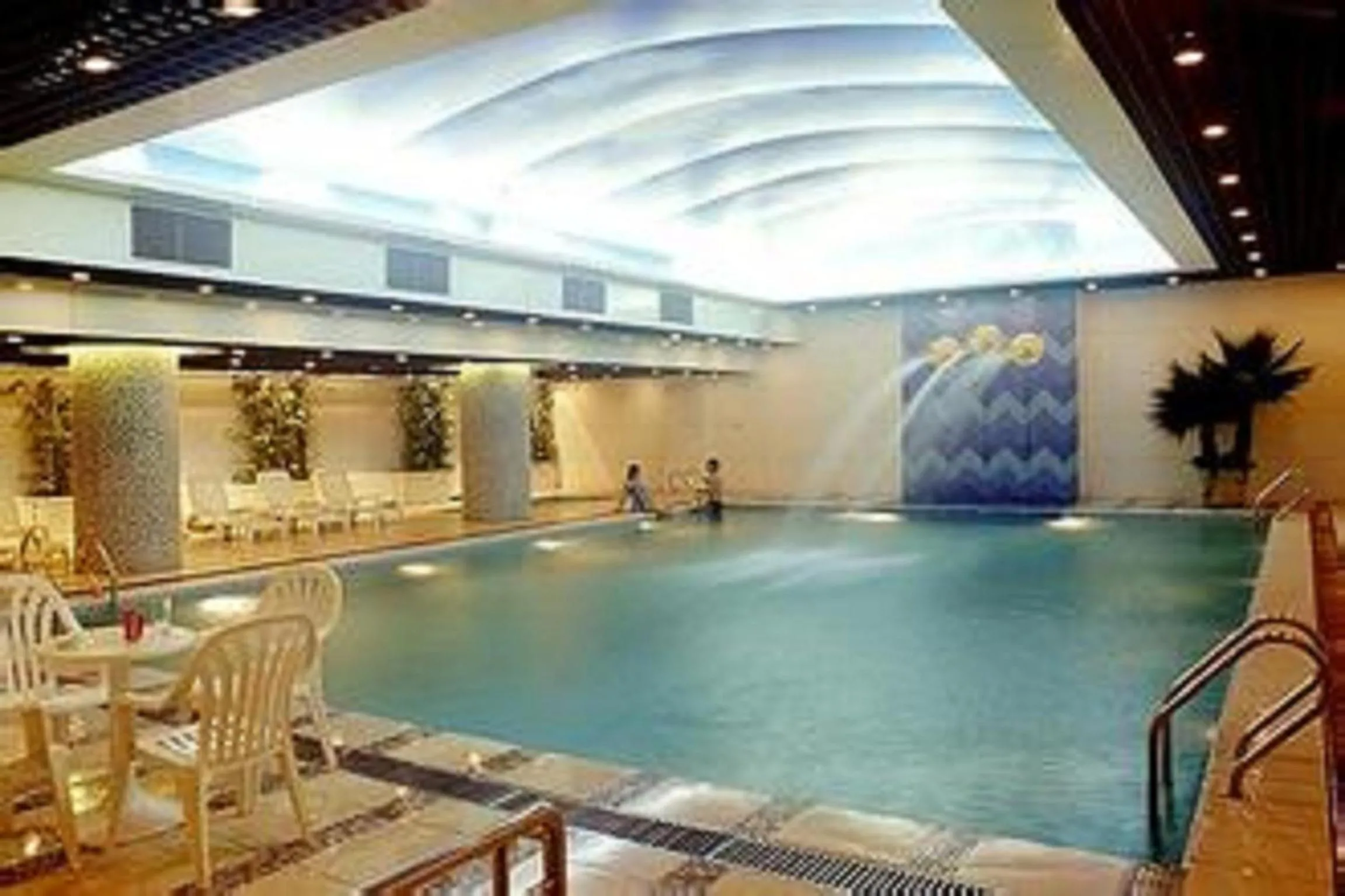 Swimming pool in Grand Metropark Wanshi Hotel Taiyuan