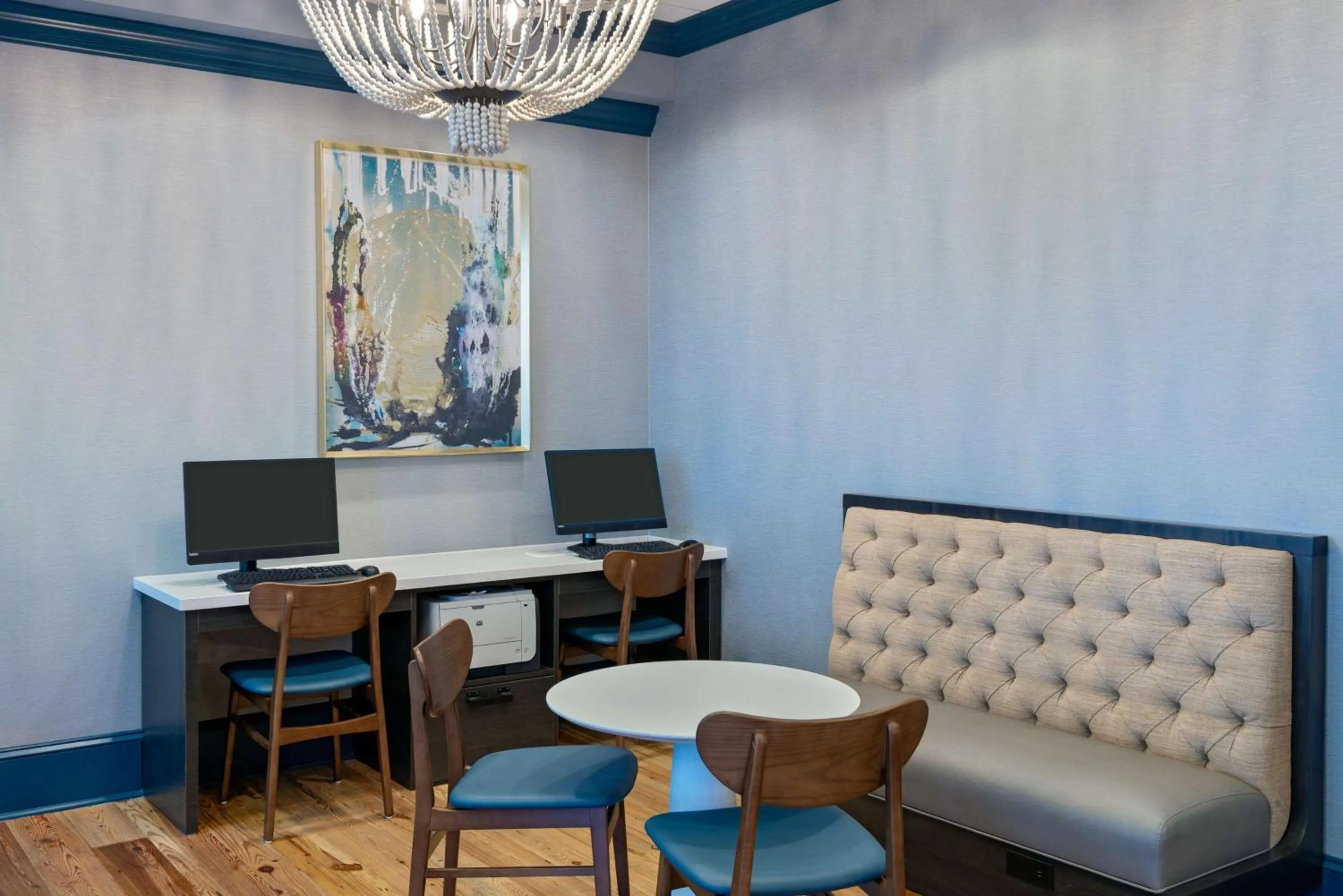 Business facilities in Hampton Inn Savannah Historic District