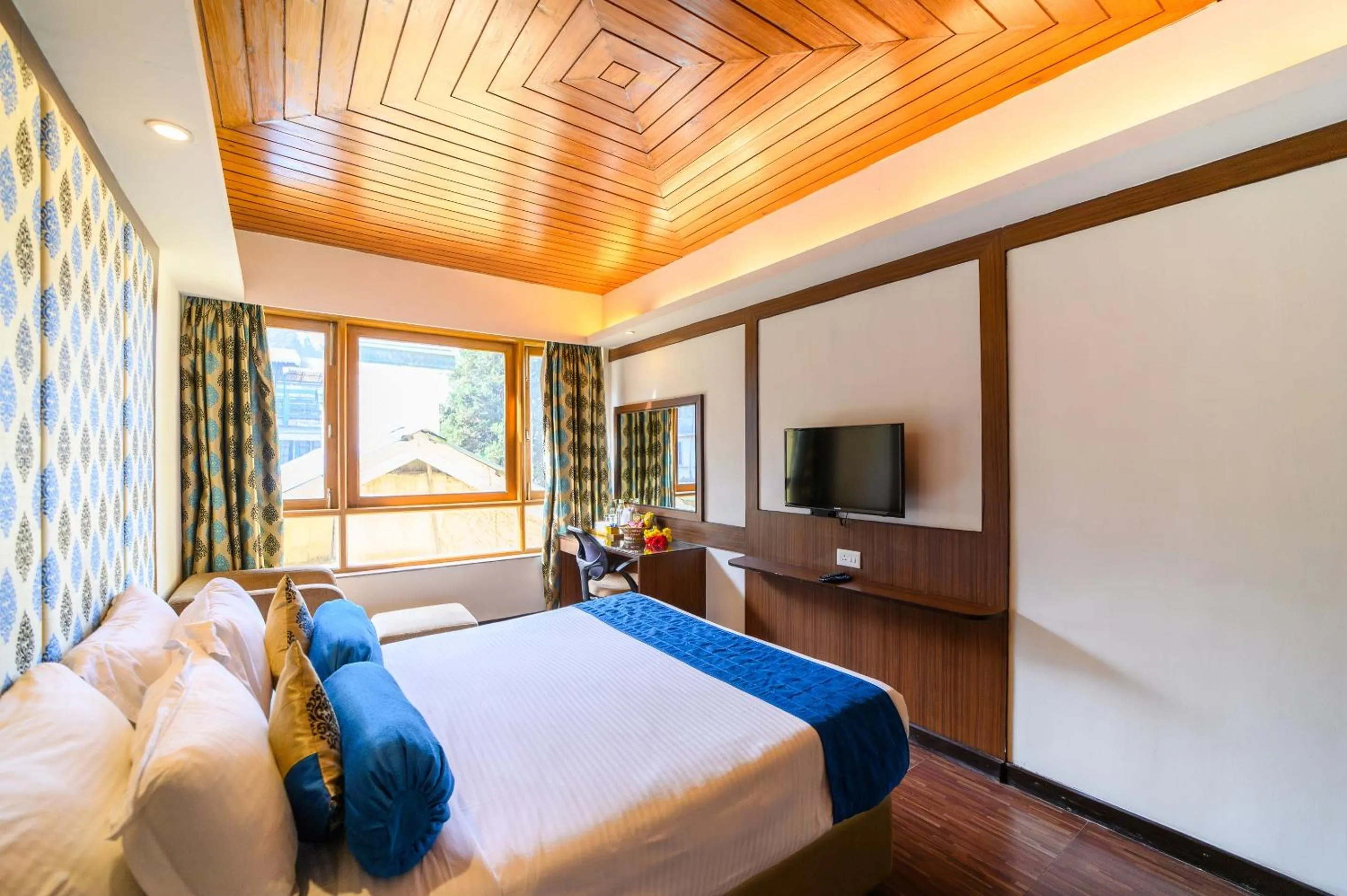 Bedroom, Bed in Sinclairs Darjeeling