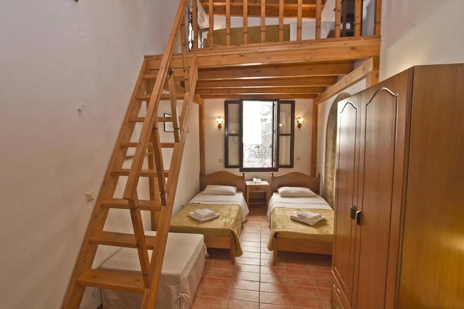 Bedroom, Bed in Camelot Traditional & Classic Hotel