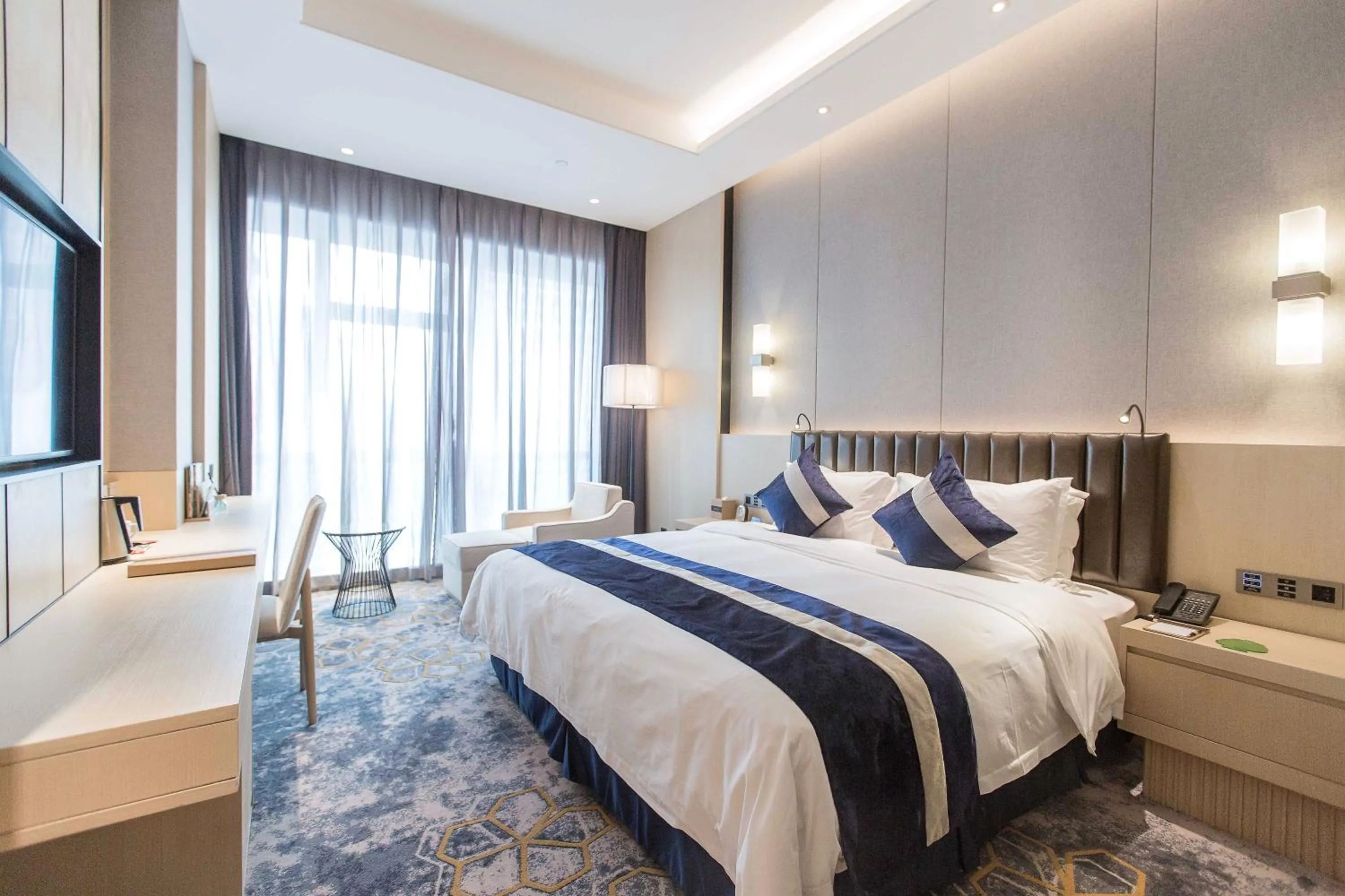 Photo of the whole room, Bed in Chongqing Liyuan Hotel