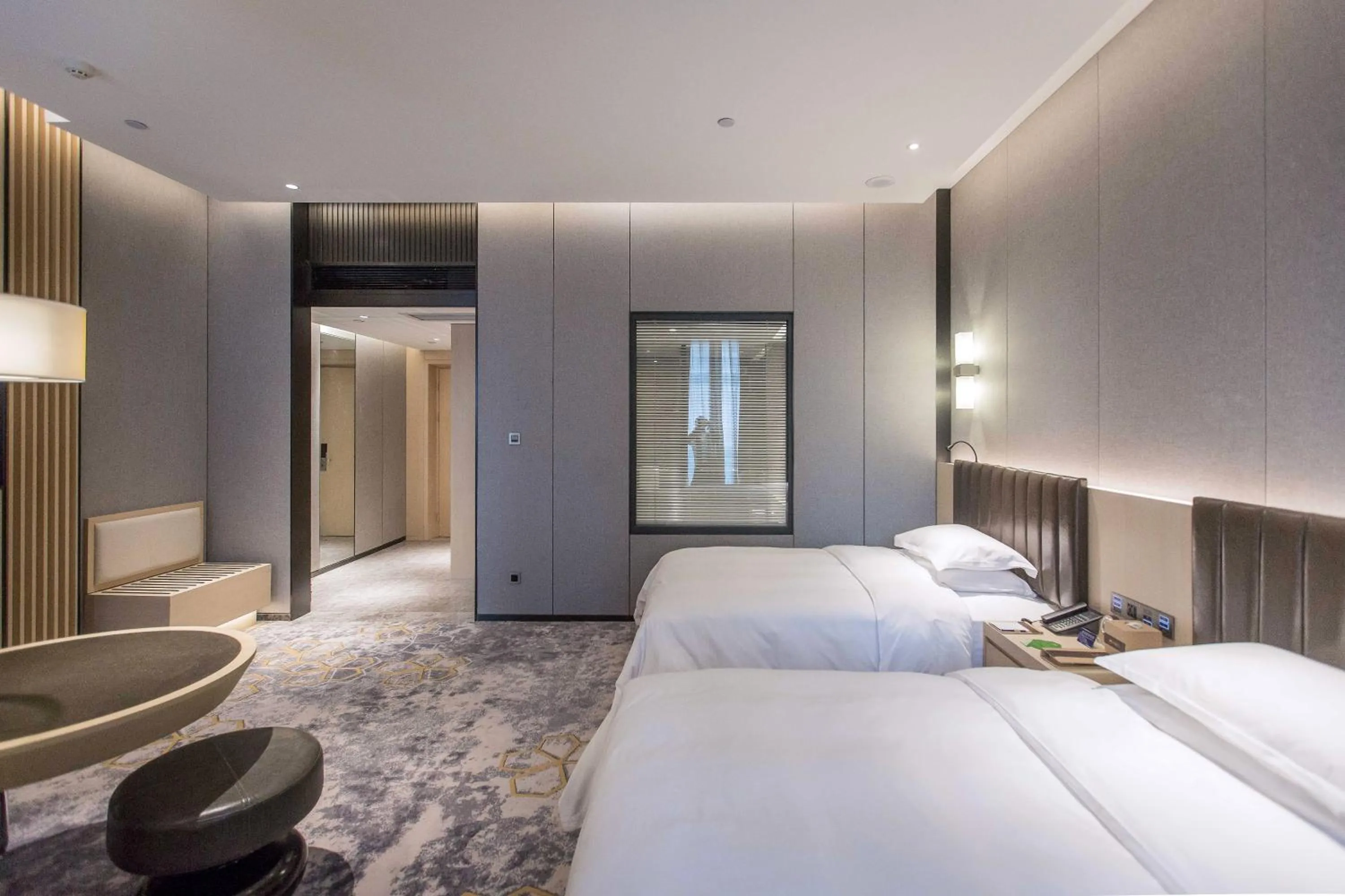 Photo of the whole room, Bed in Chongqing Liyuan Hotel