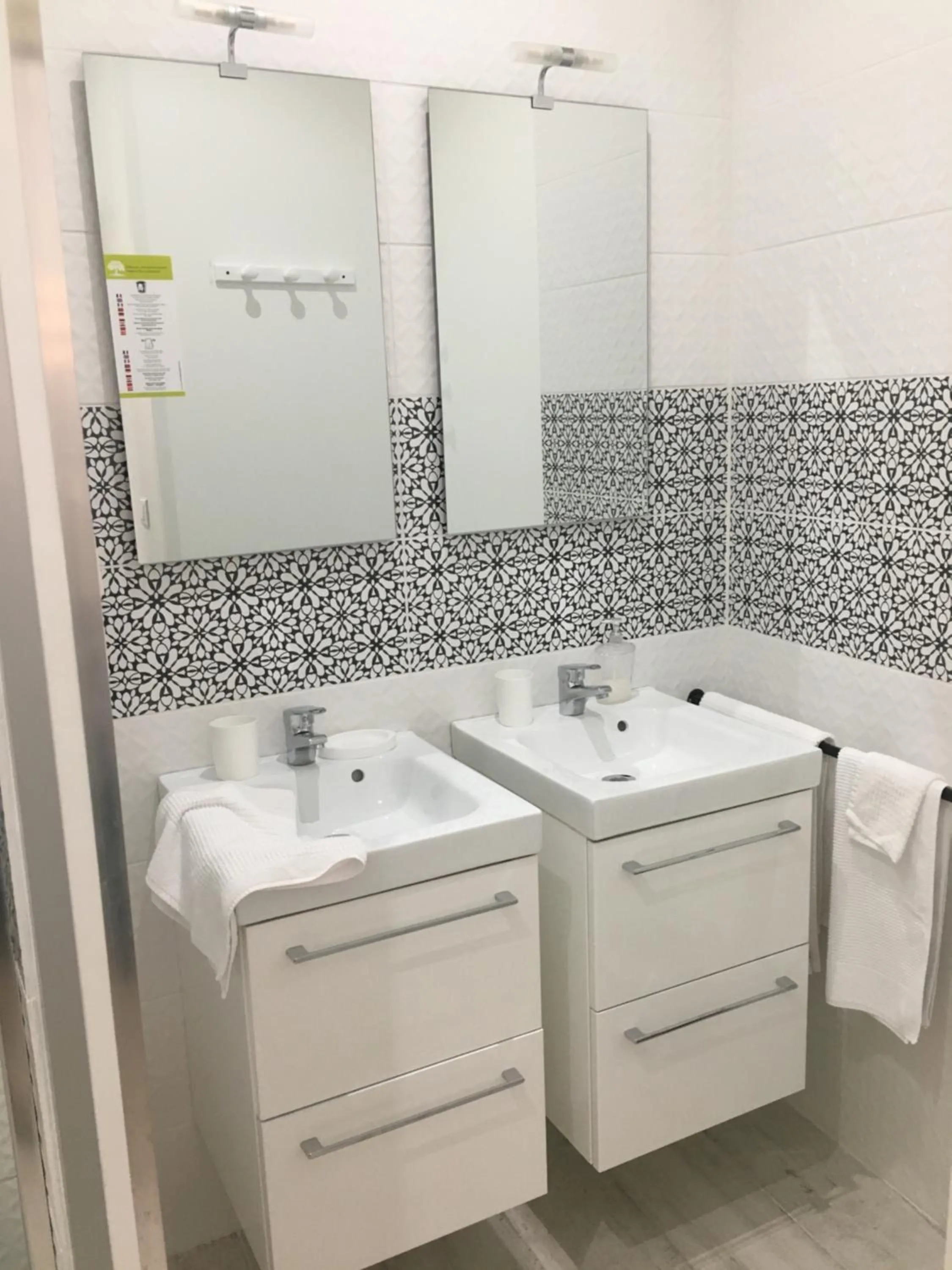 Bathroom in Le Mas aux Arômes