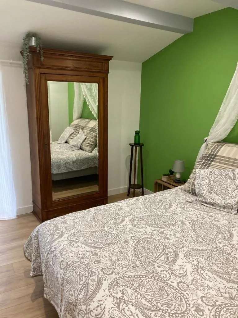 Bed in Le Mas aux Arômes