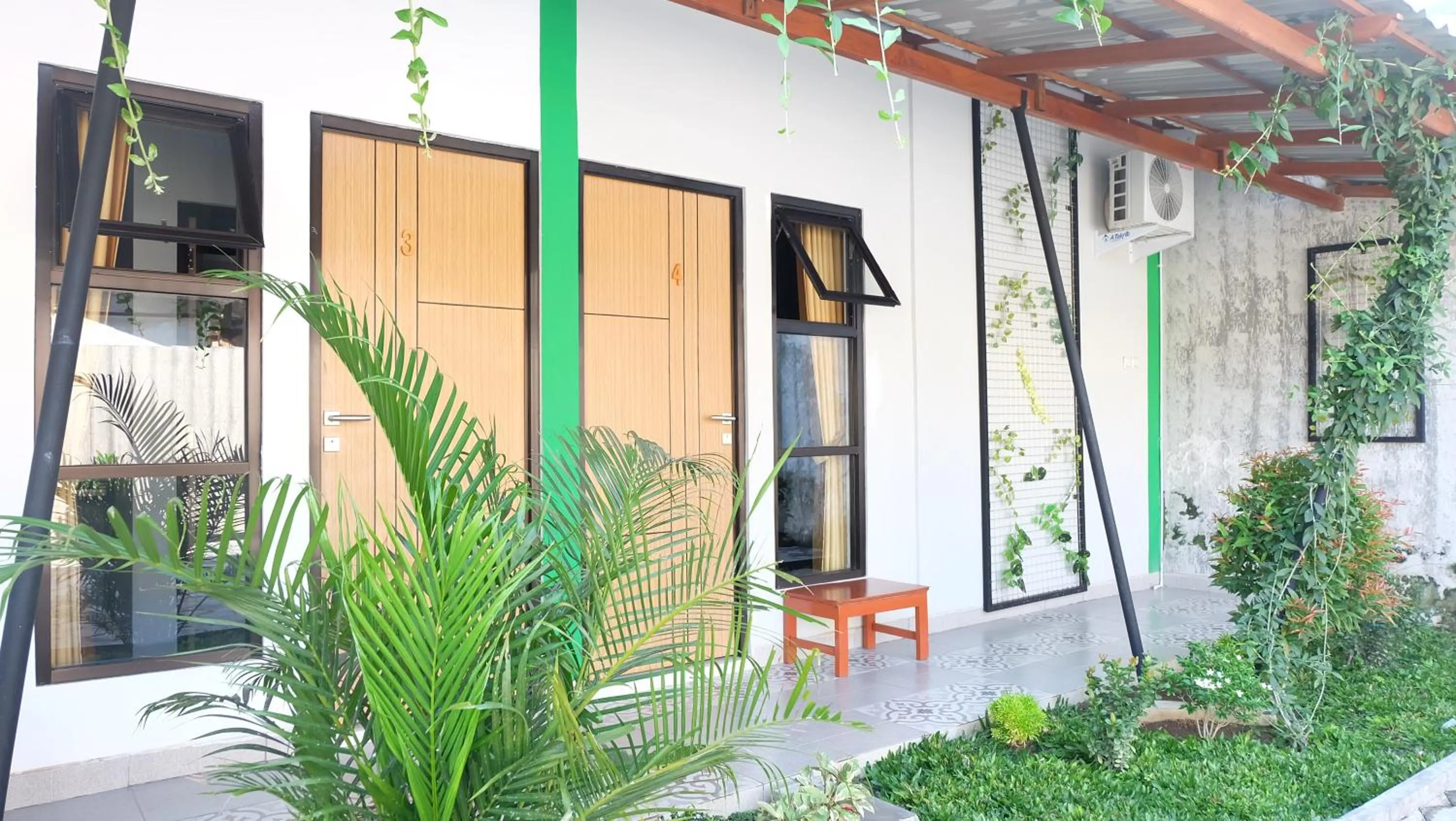 Patio in Hotel Jogja Kili Suci By Simply Homy