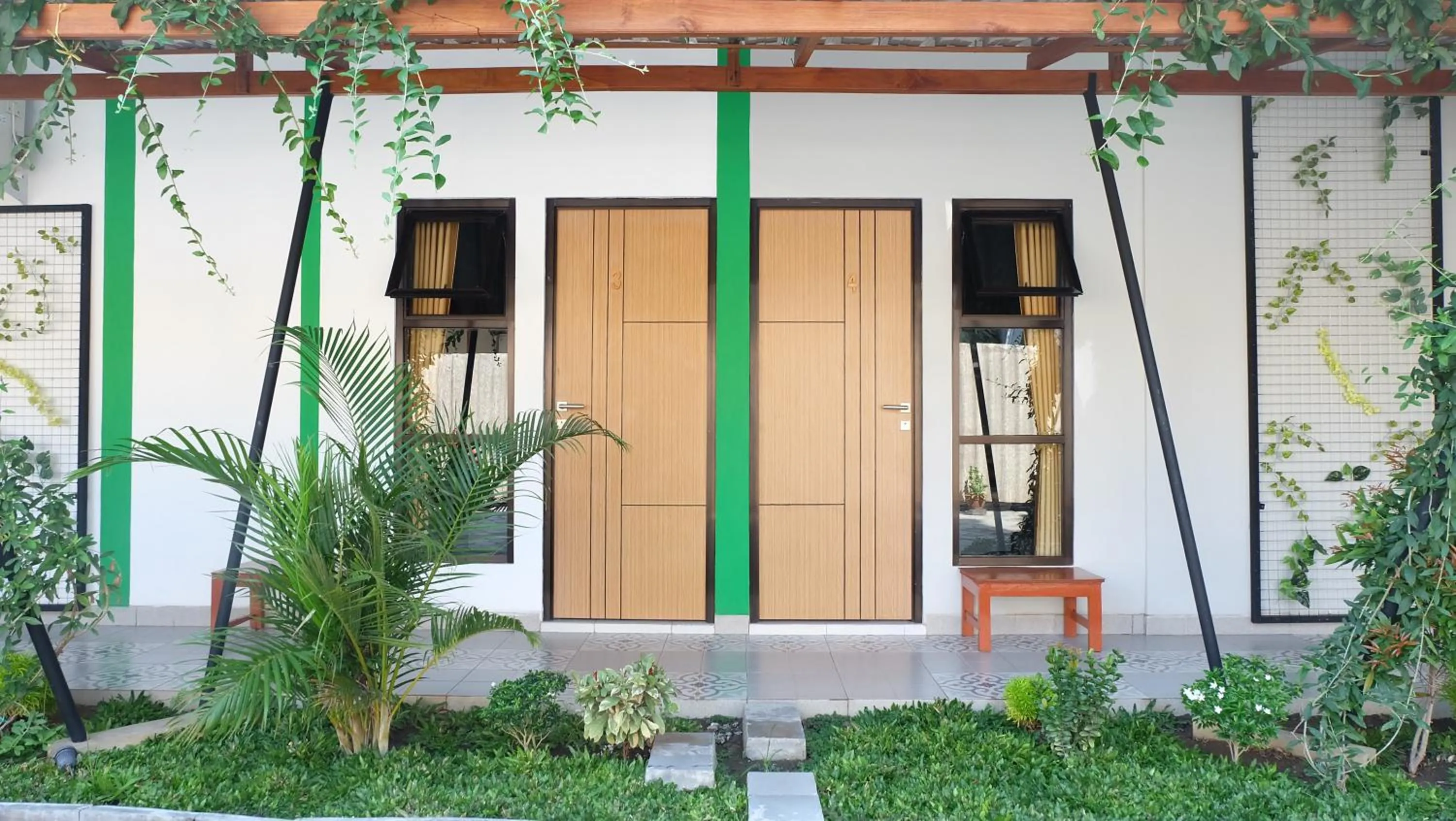 Facade/entrance in Hotel Jogja Kili Suci By Simply Homy