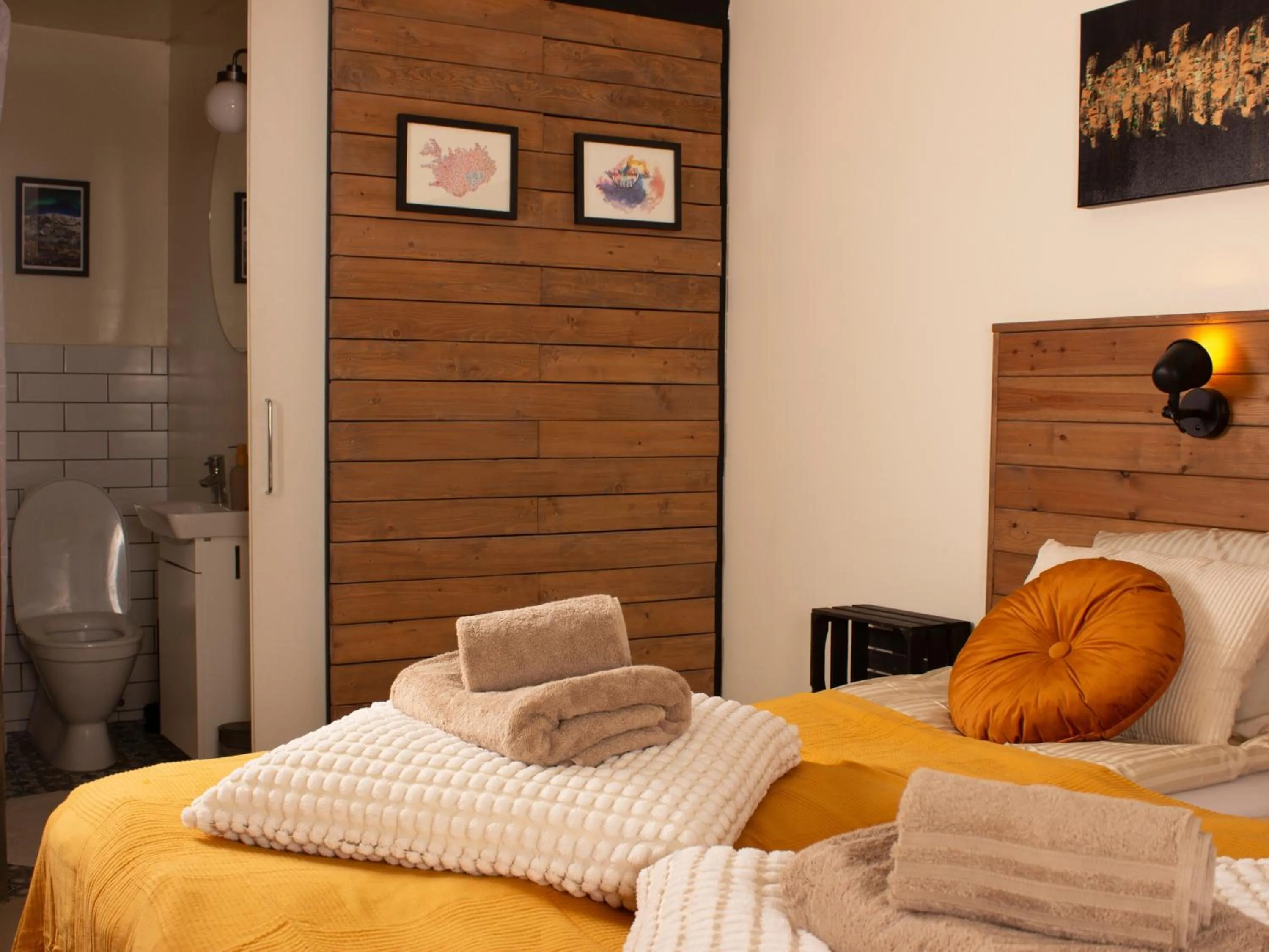 Bed in Eric the Red Guesthouse