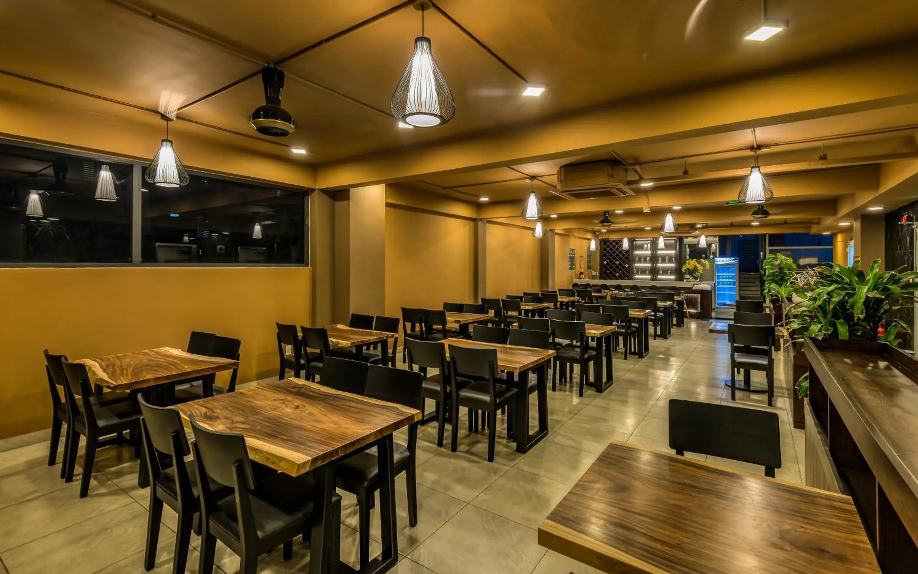 Restaurant/places to eat in Cherry Hotel and Apartment Restaurant/places to eat in Cherry Hotel and Apartment