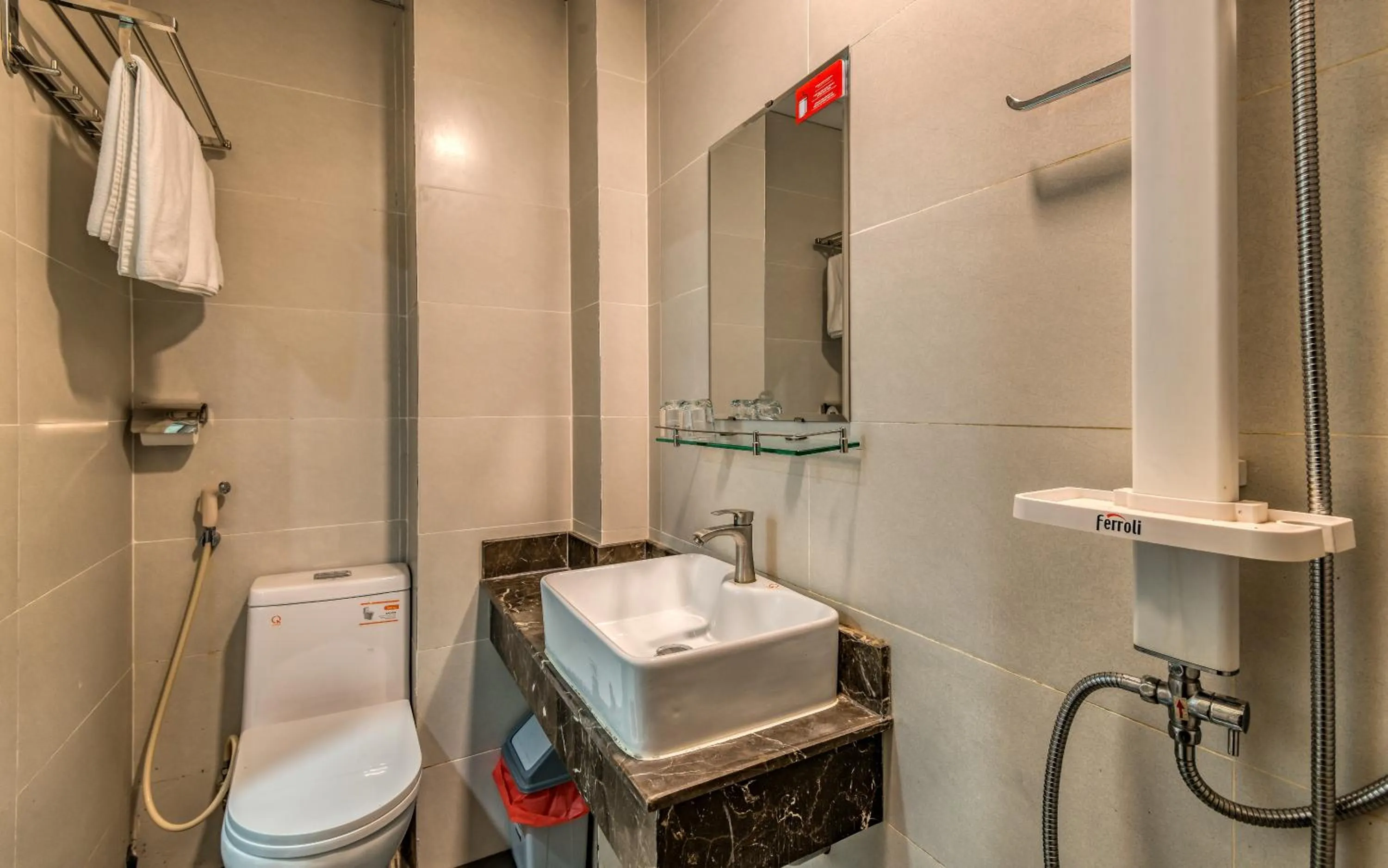 Shower in Cherry Hotel and Apartment