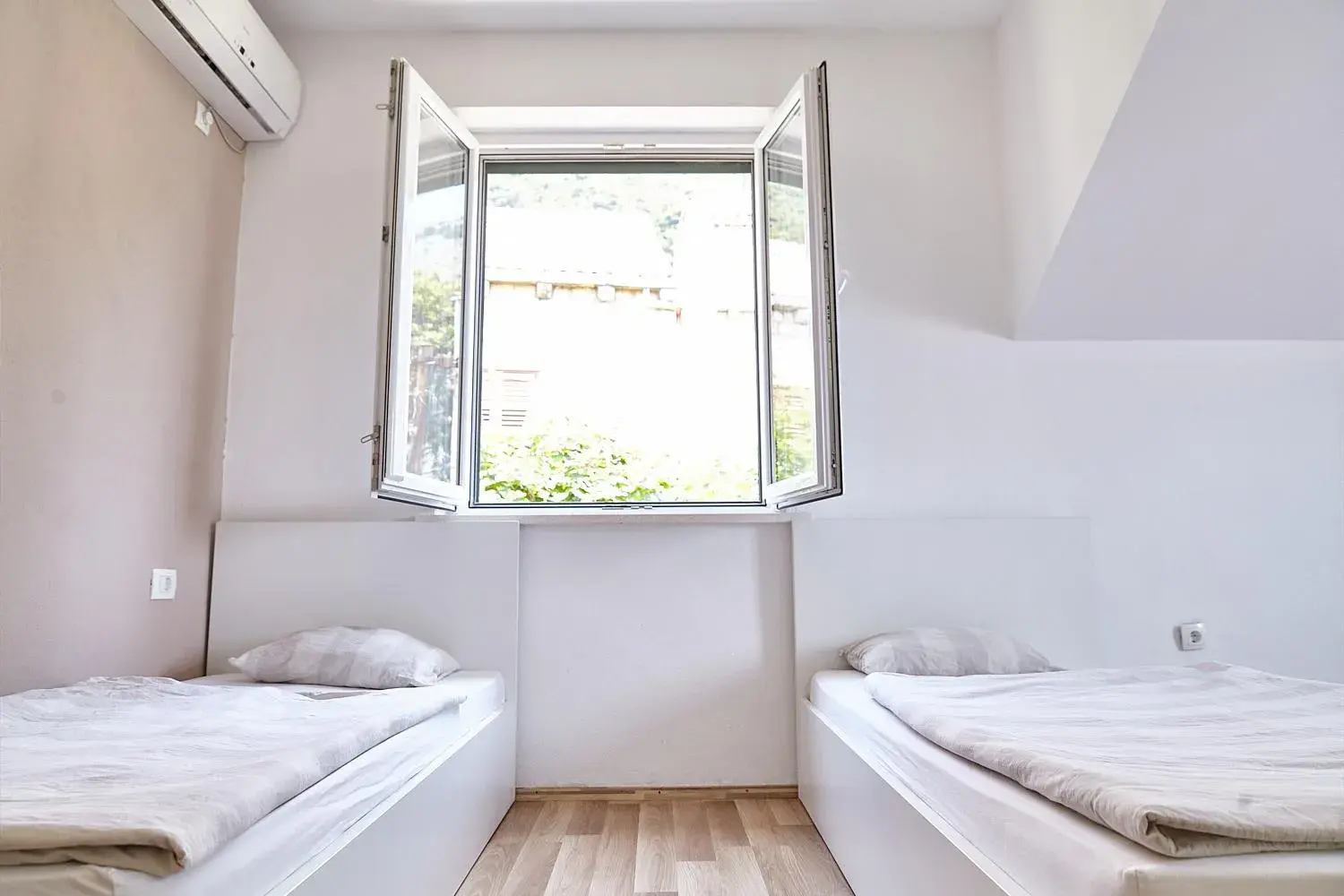 Triple Room with Private Bathroom in Love Dubrovnik Hostel Triple Room with Private Bathroom in Love Dubrovnik Hostel