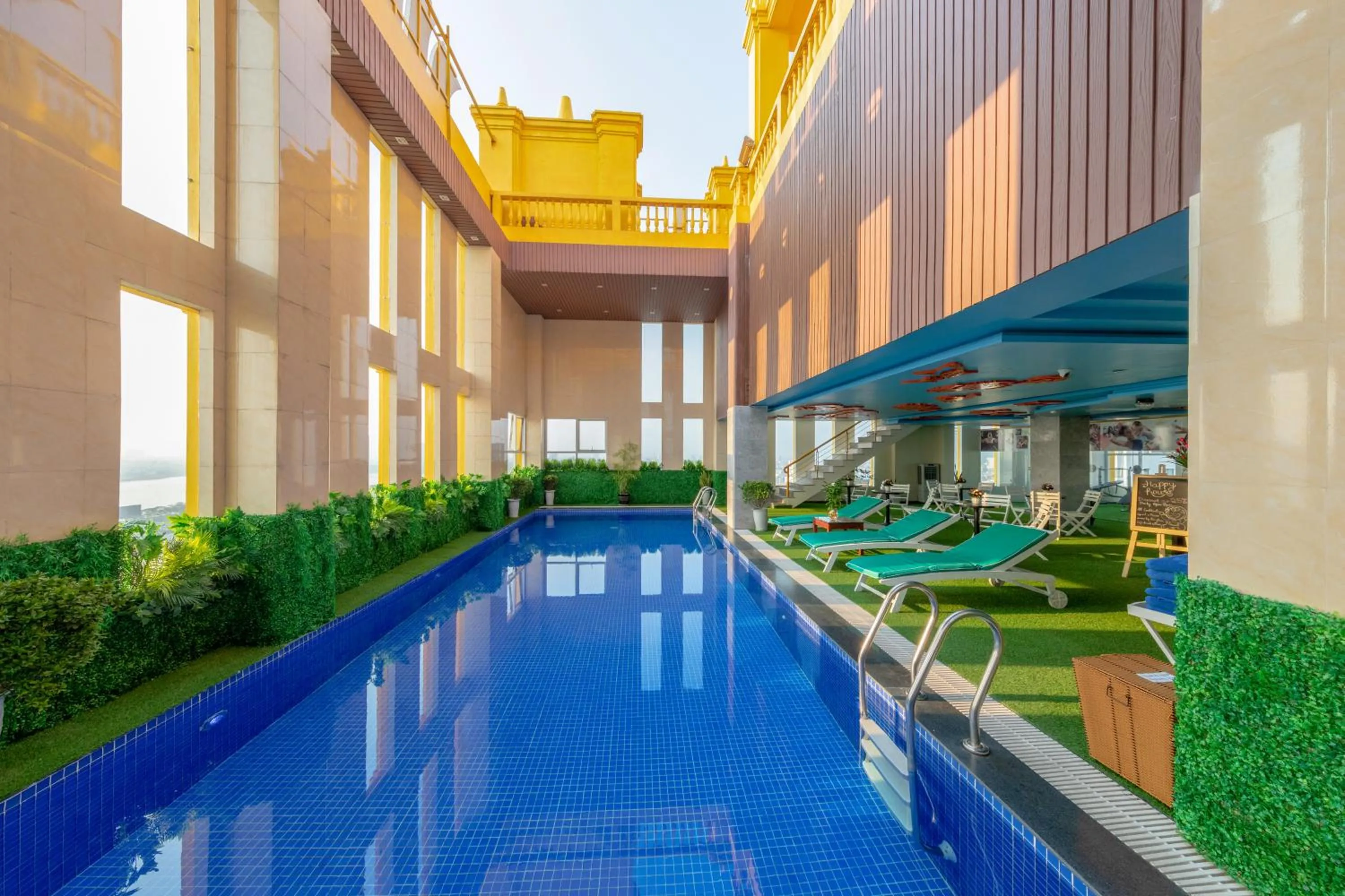 Swimming pool in Fivitel Boutique Da Nang