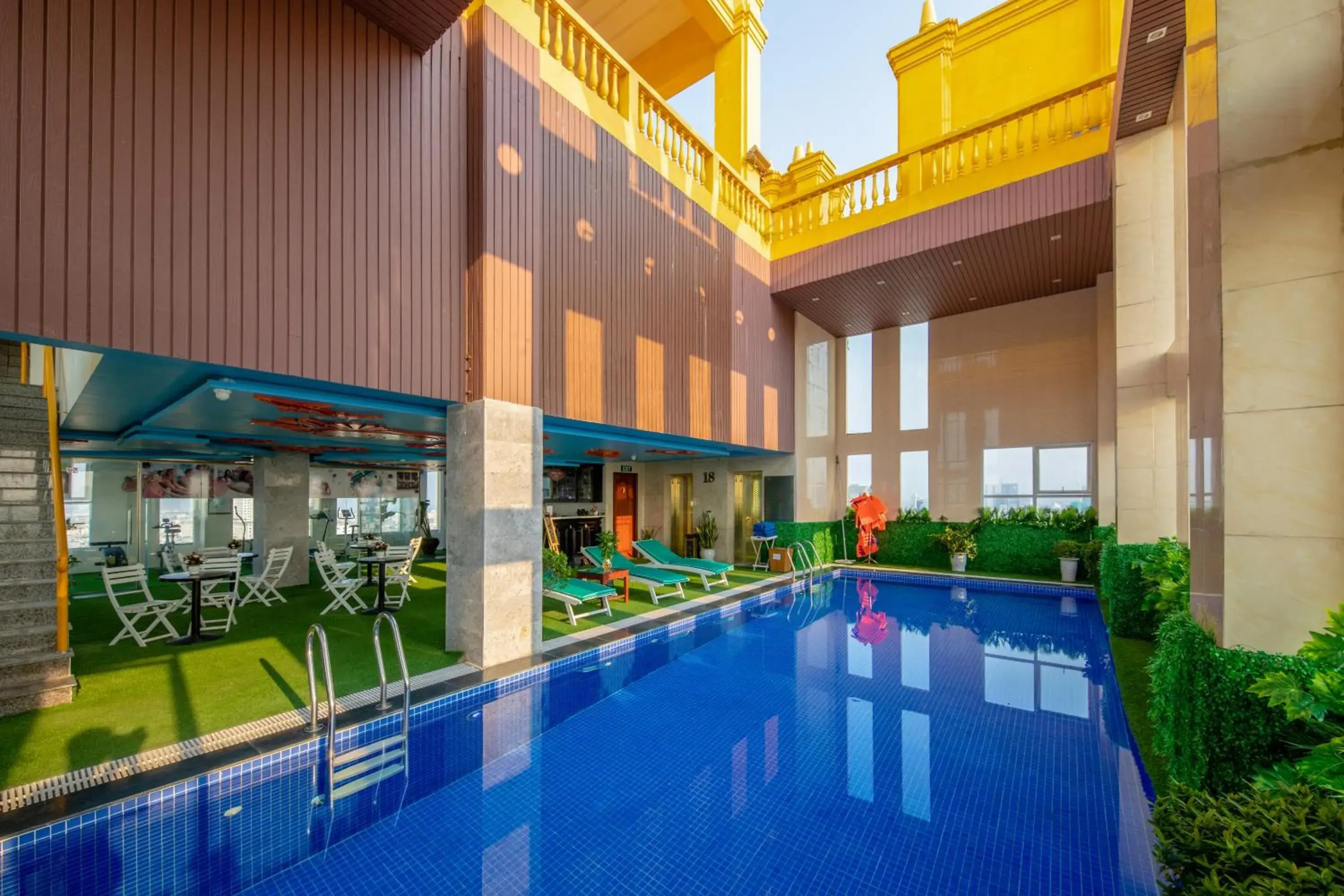Swimming pool in Fivitel Boutique Da Nang Swimming pool in Fivitel Boutique Da Nang
