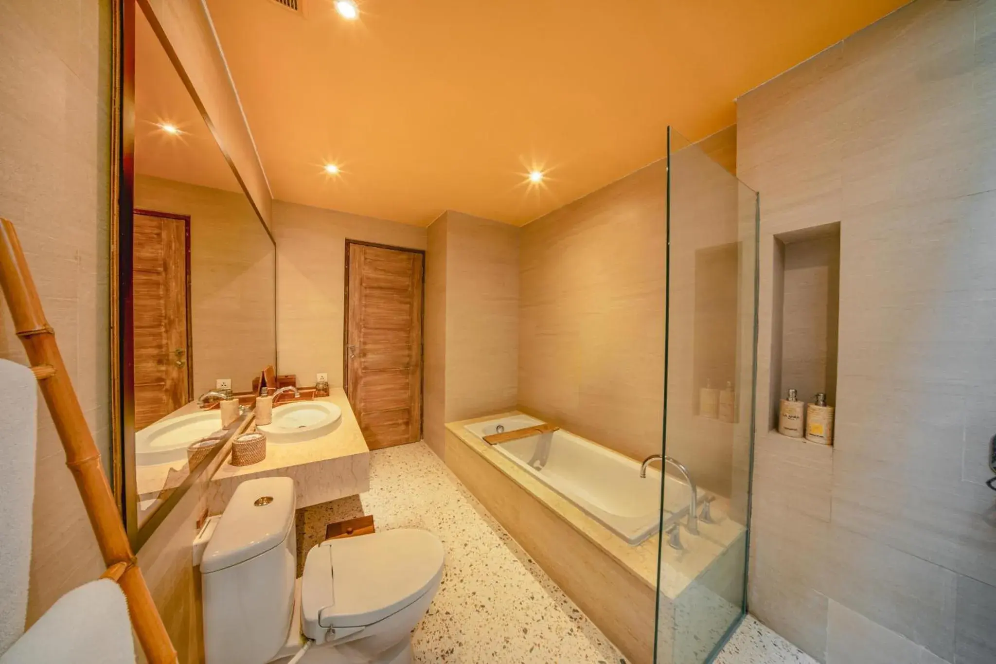 Bathroom in La Mira Villa Seminyak by Ini Vie Hospitality Bathroom in La Mira Villa Seminyak by Ini Vie Hospitality