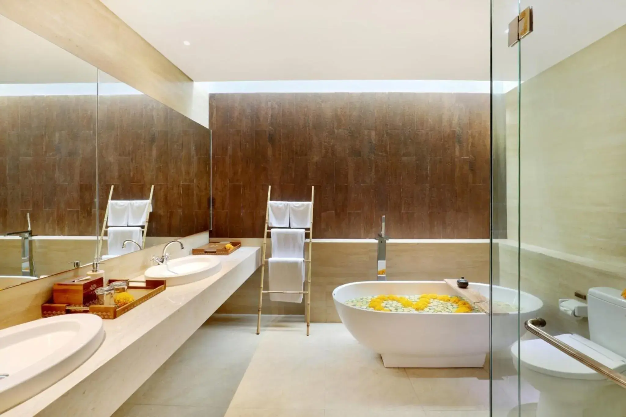 Bathroom in La Mira Villa Seminyak by Ini Vie Hospitality Bathroom in La Mira Villa Seminyak by Ini Vie Hospitality