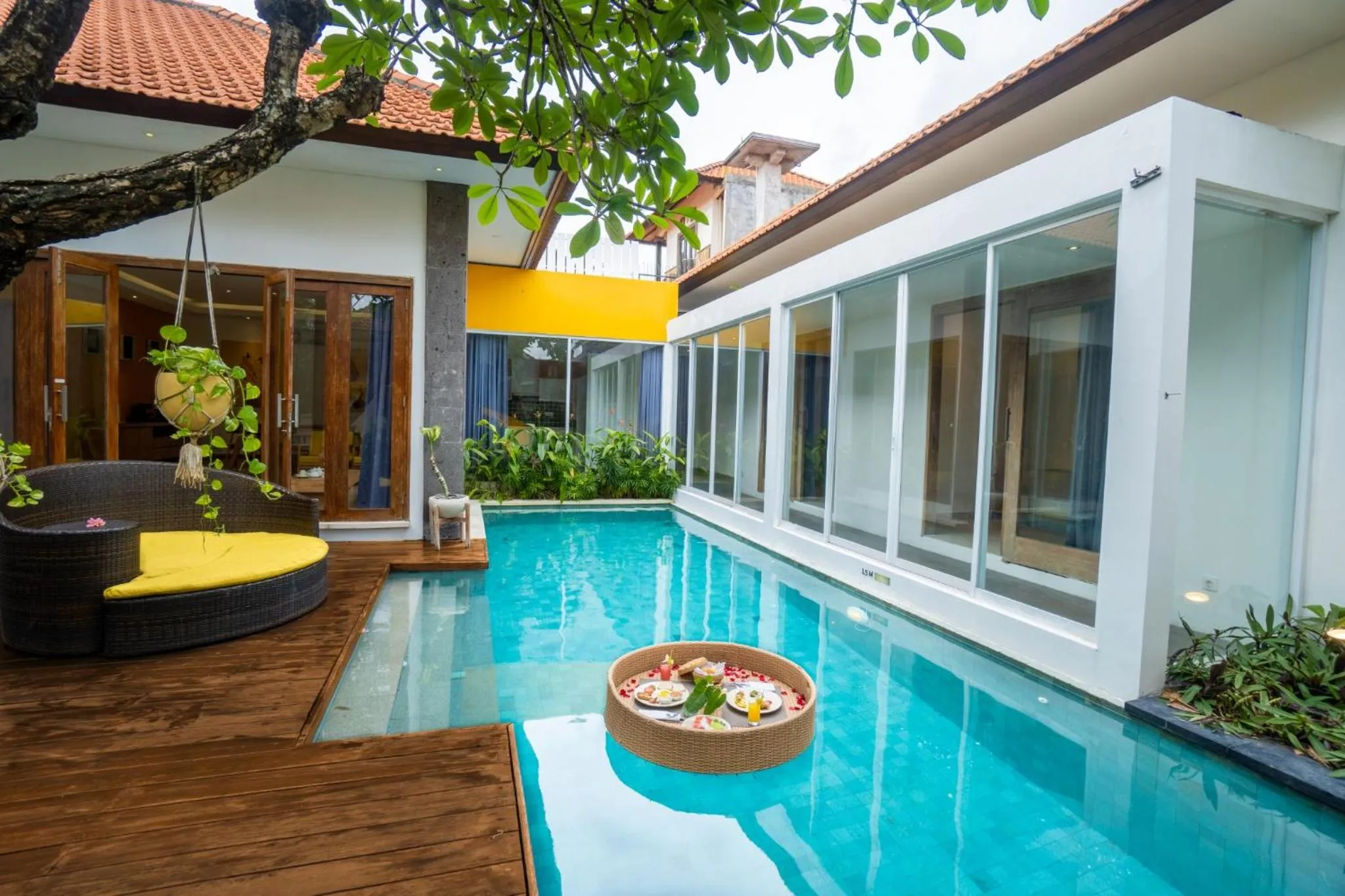 Swimming pool in La Mira Villa Seminyak by Ini Vie Hospitality