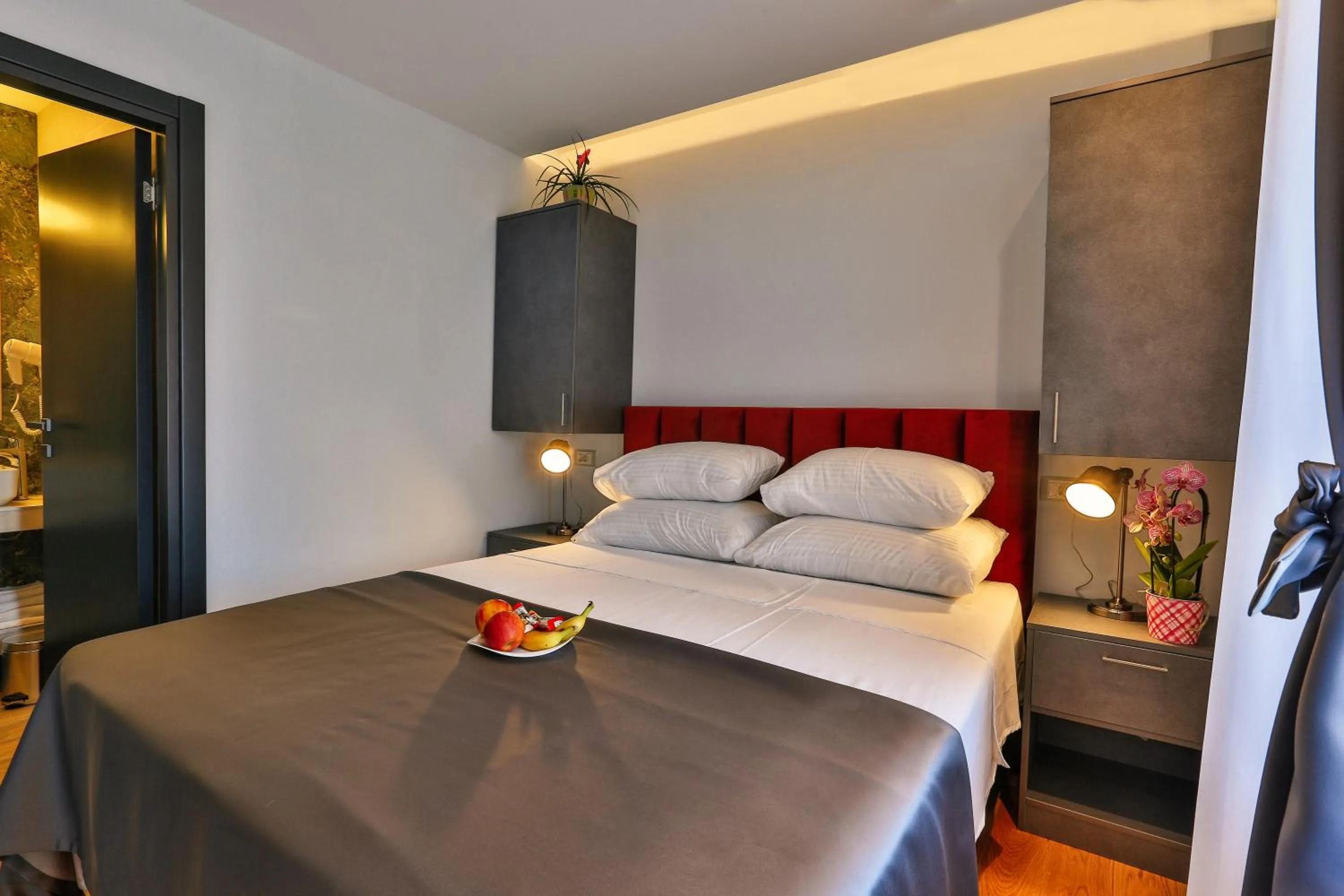 Photo of the whole room, Bed in Hotel M