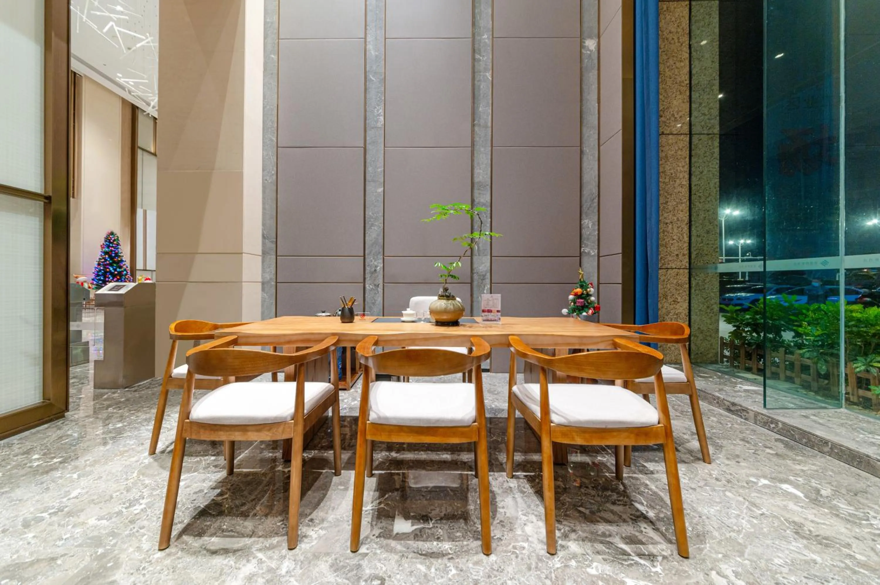 Seating area in Nanan Ao Sheng Yi Hao Hotel