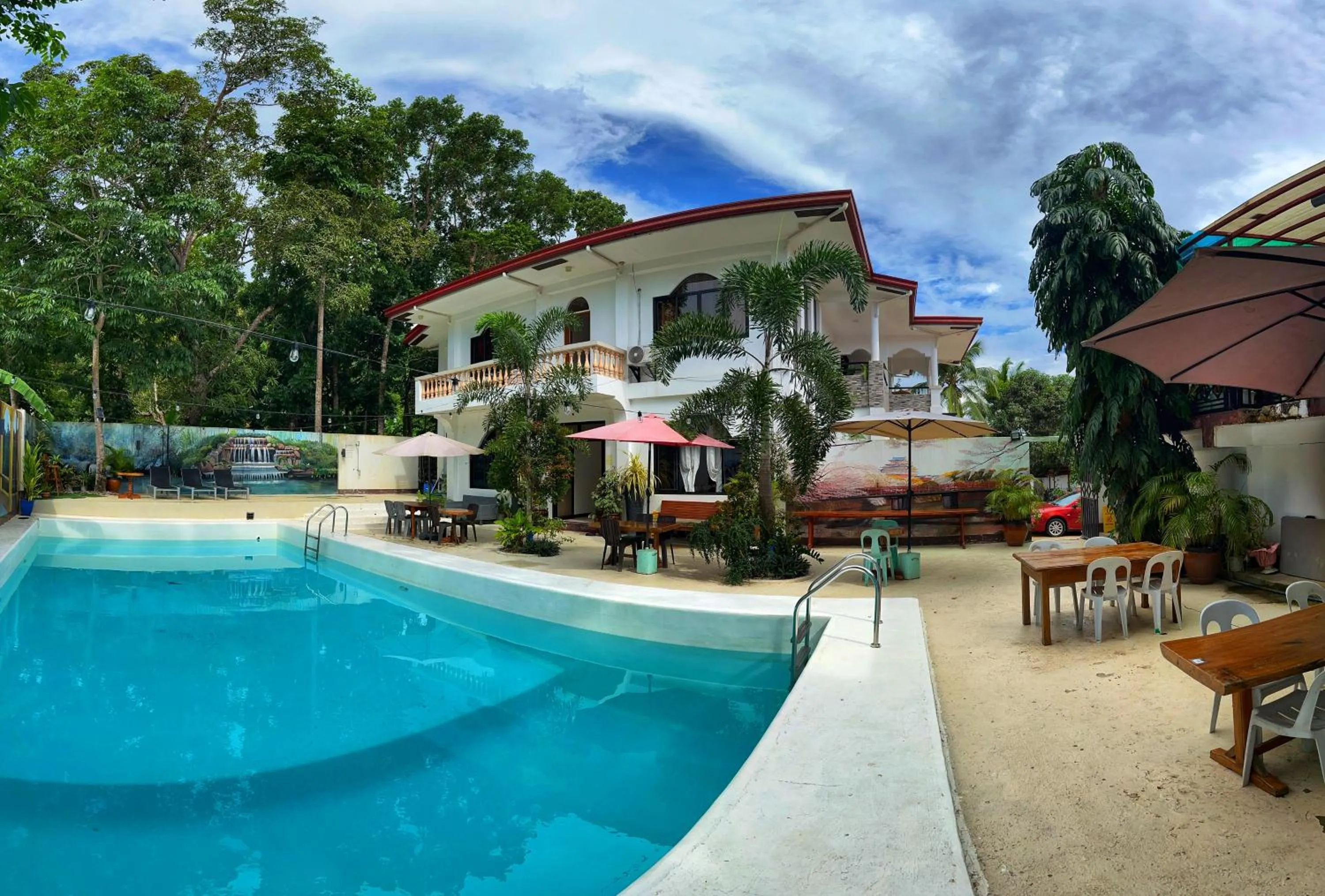 Pool view in White Summerville Tourist Inn