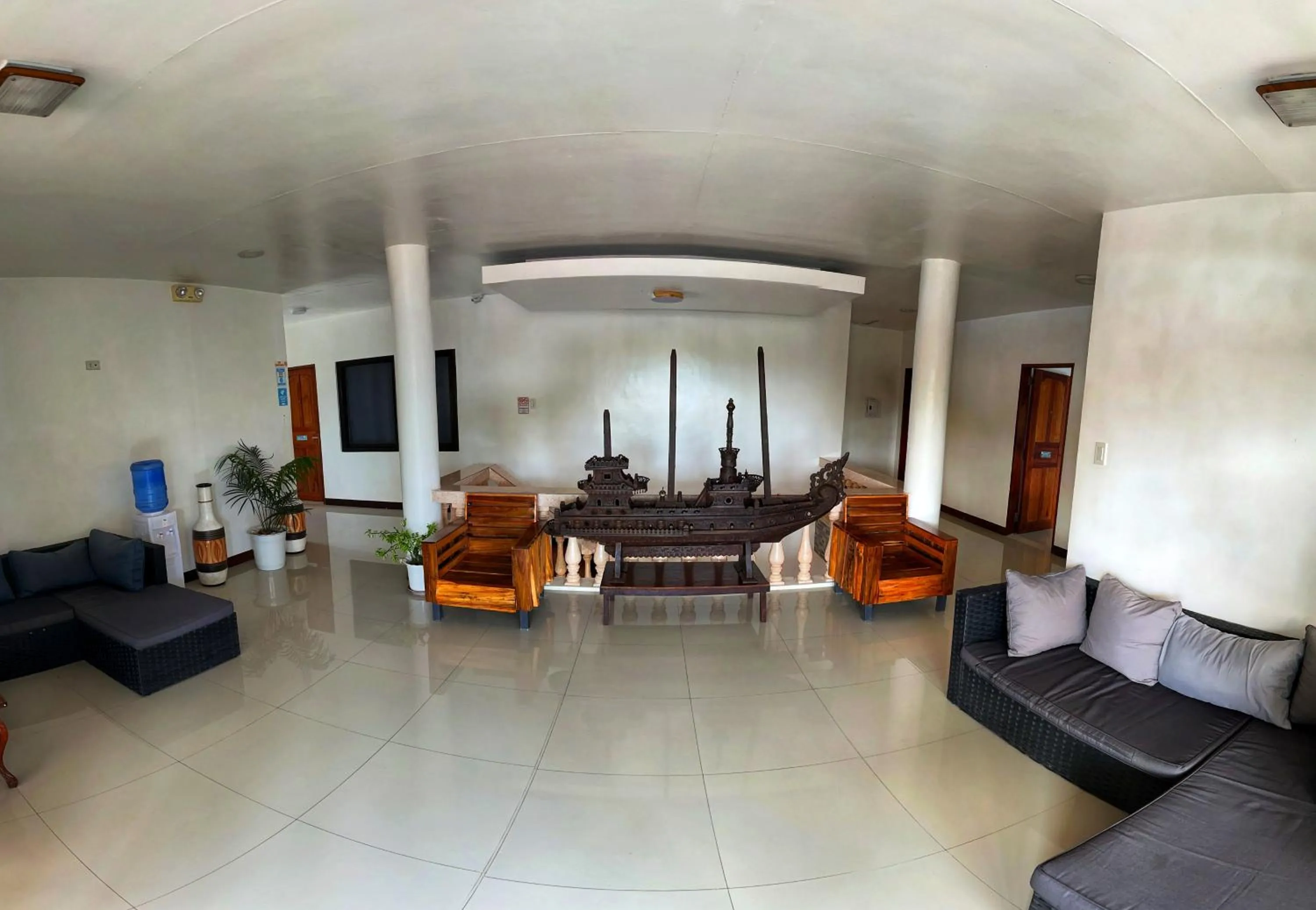 Lobby or reception in White Summerville Tourist Inn