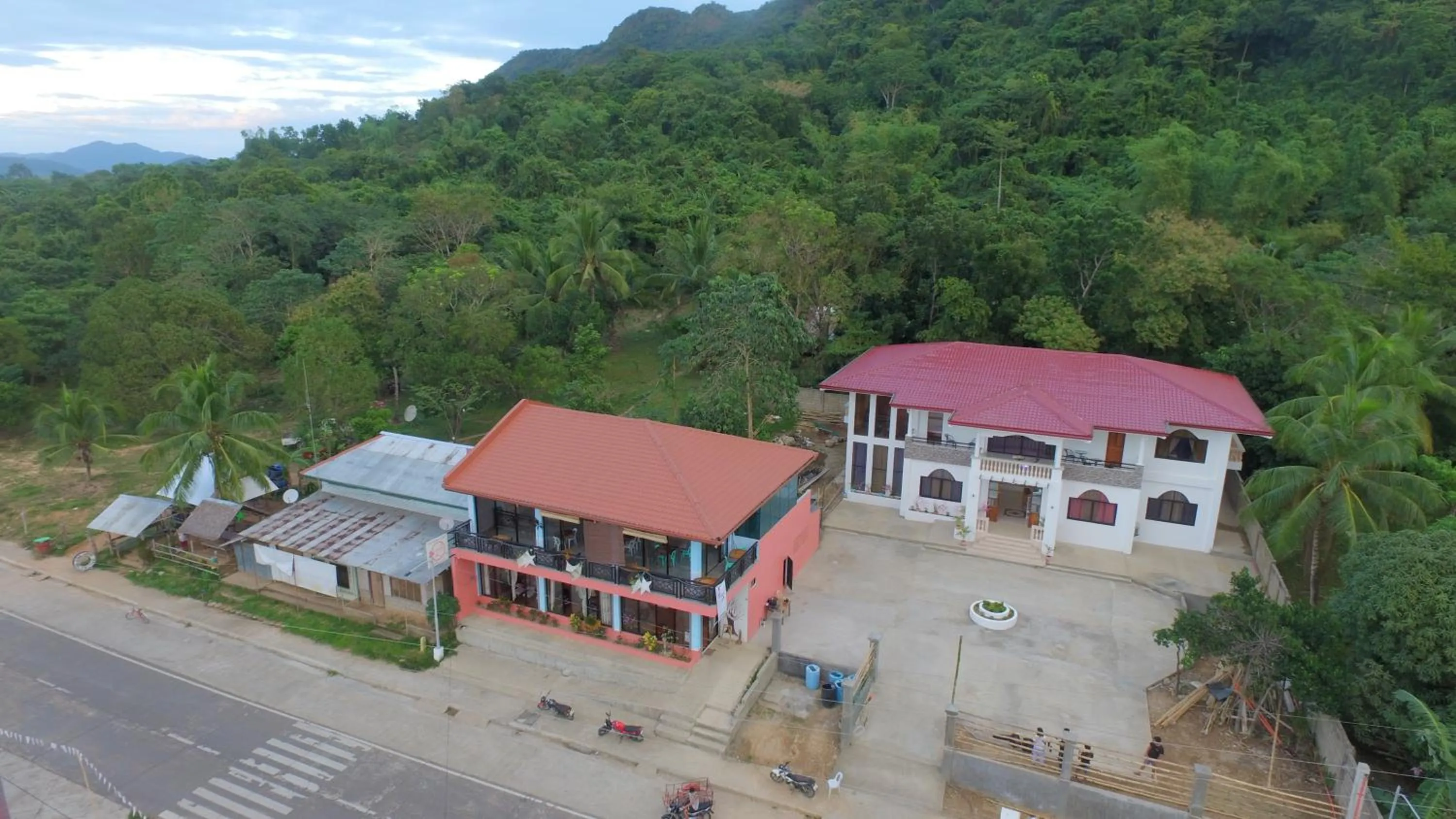 Property building in White Summerville Tourist Inn