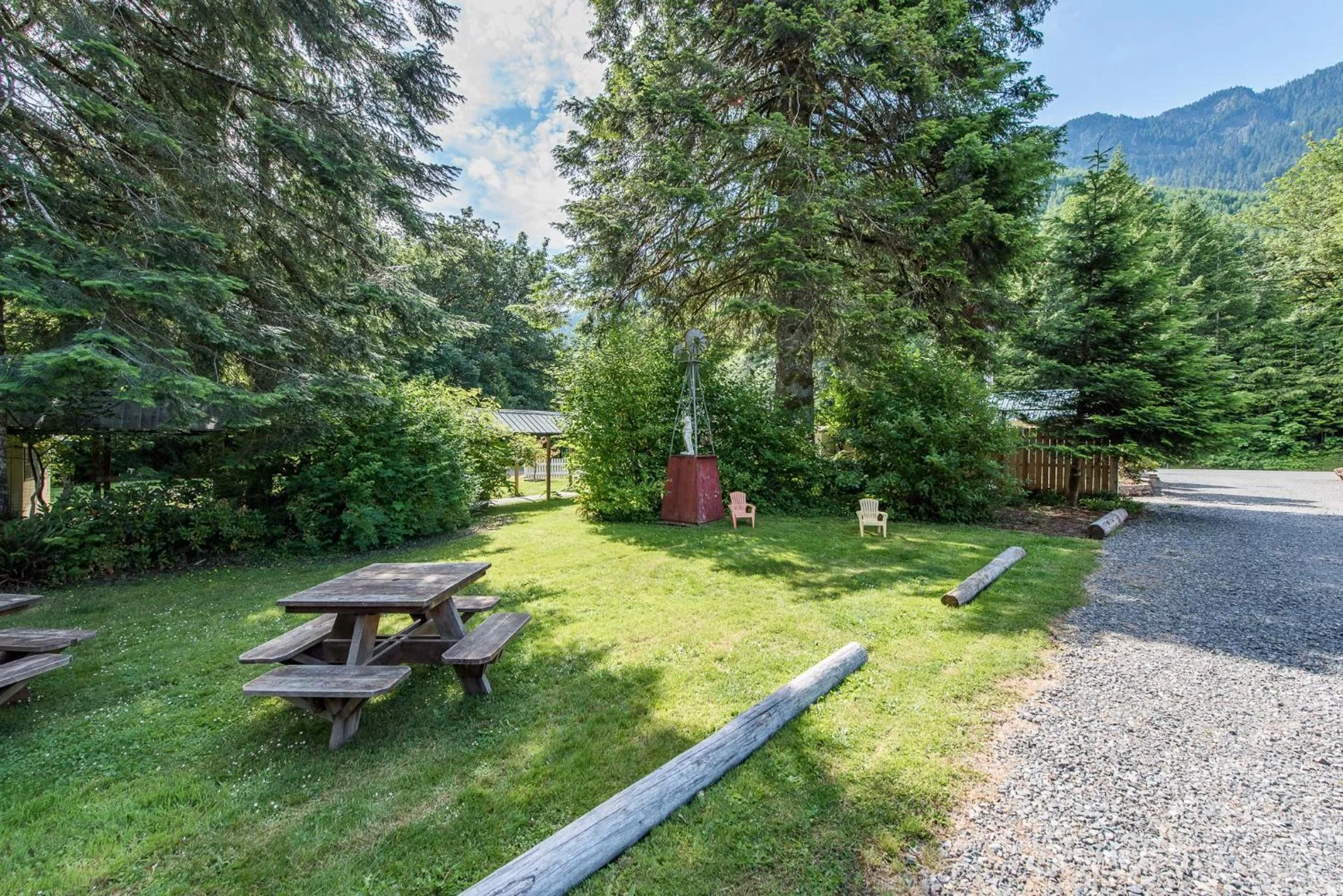 Area and facilities in Emerald Valley Inn