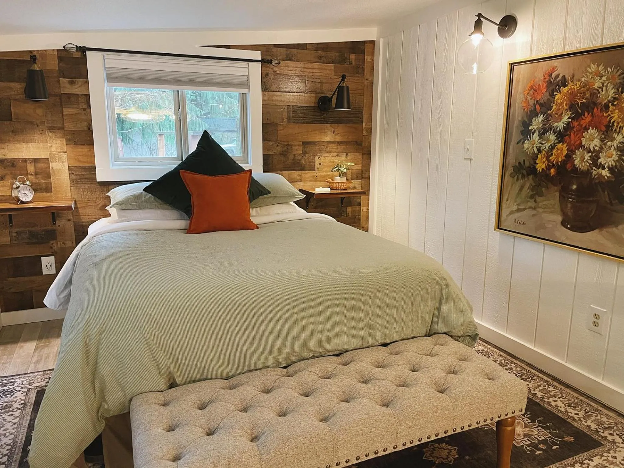 Bed in Emerald Valley Inn