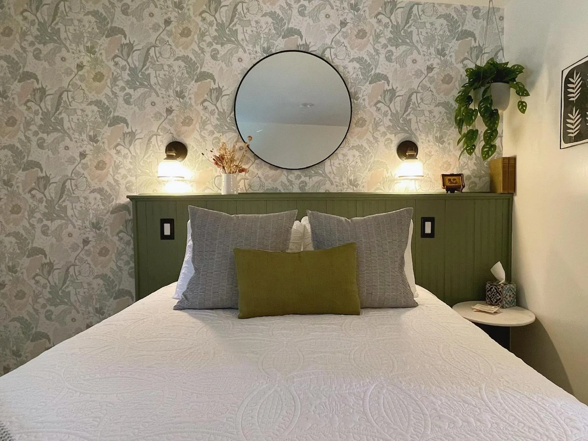 Bed in Emerald Valley Inn