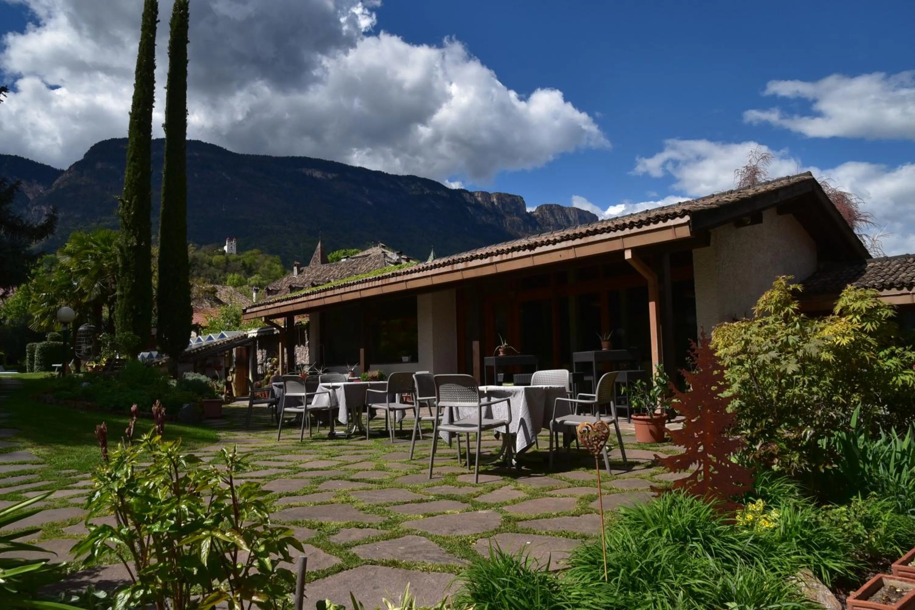 Property building in Angerburg Blumenhotel