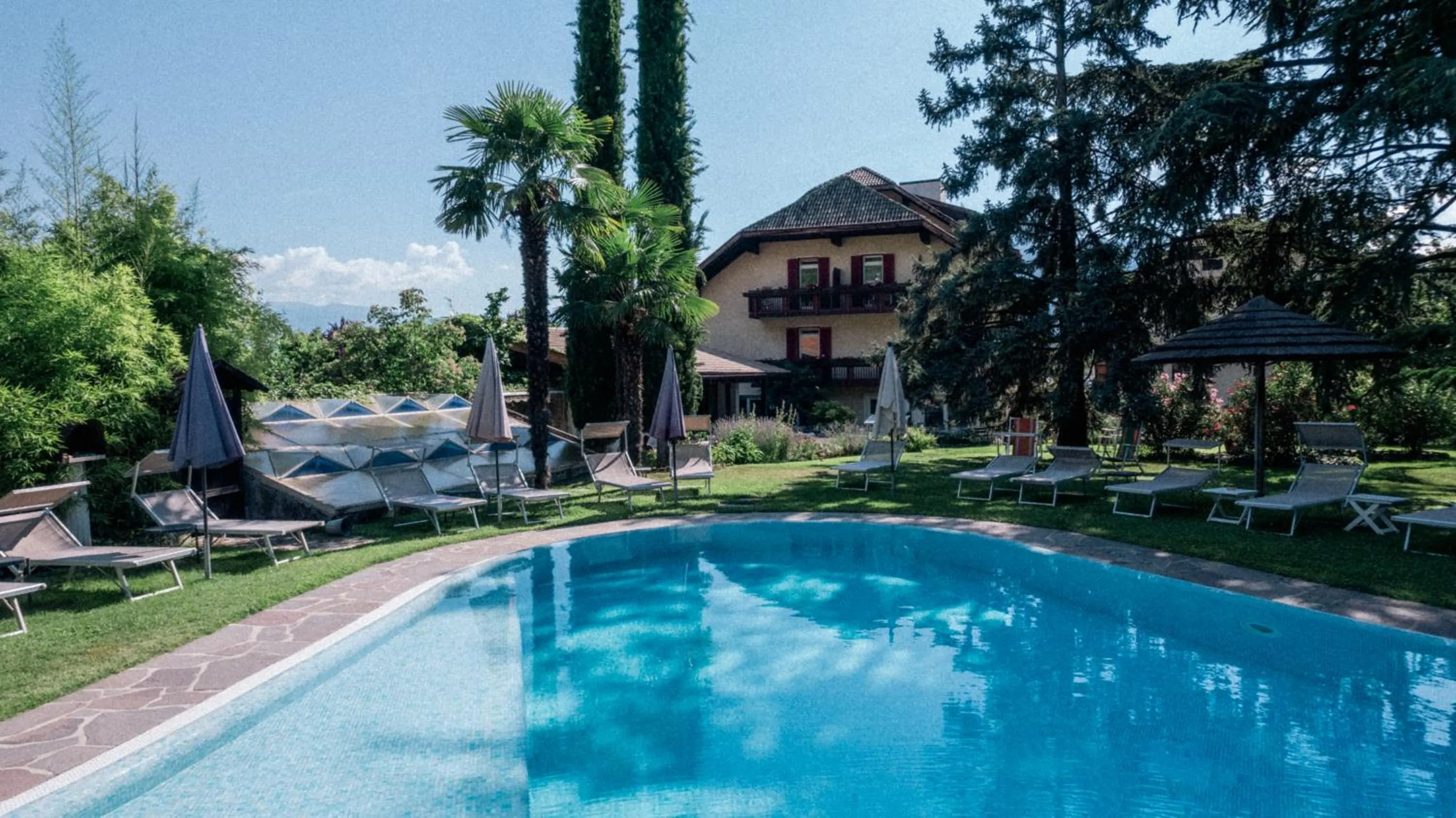 Property building in Angerburg Blumenhotel