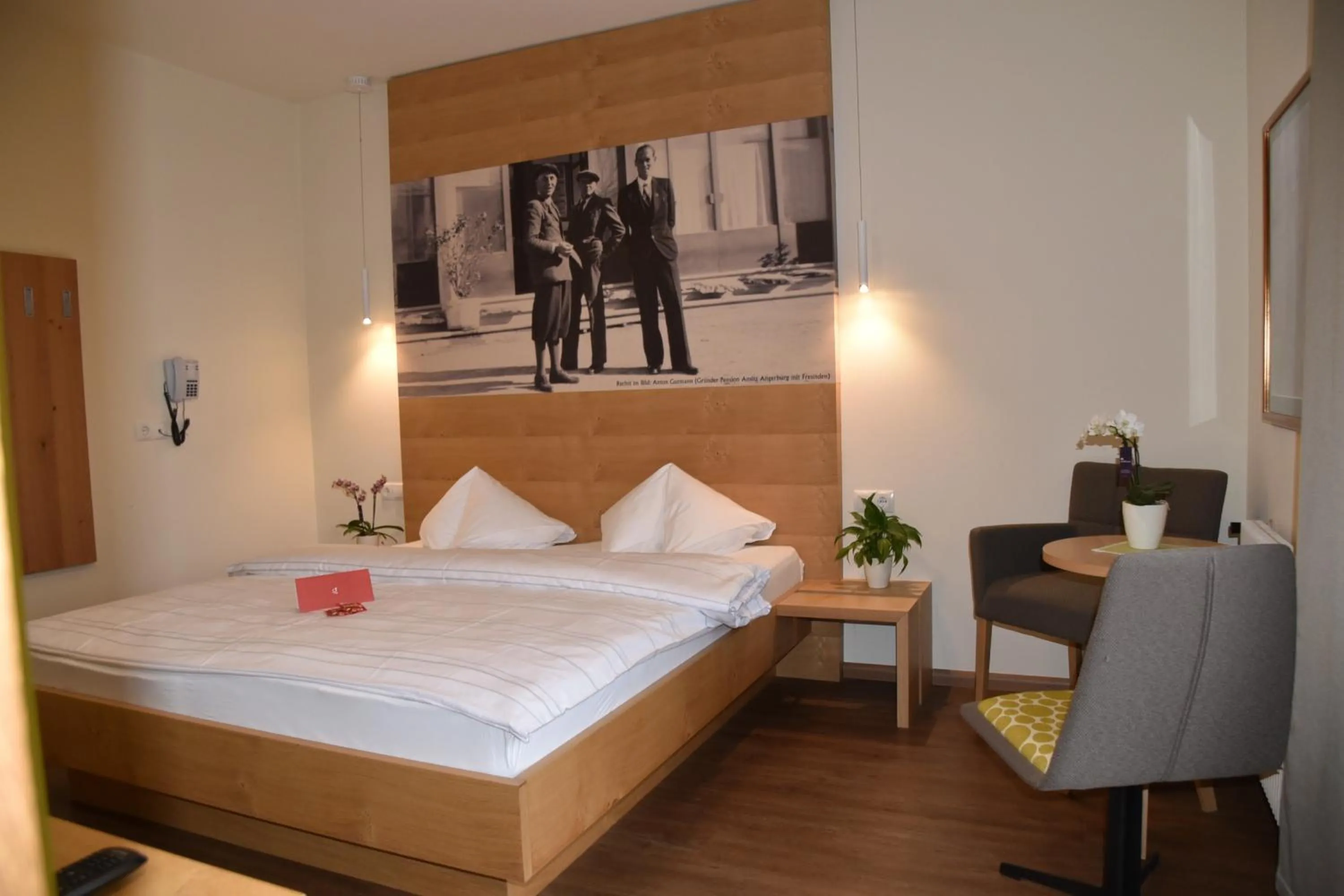 Bed in Angerburg Blumenhotel