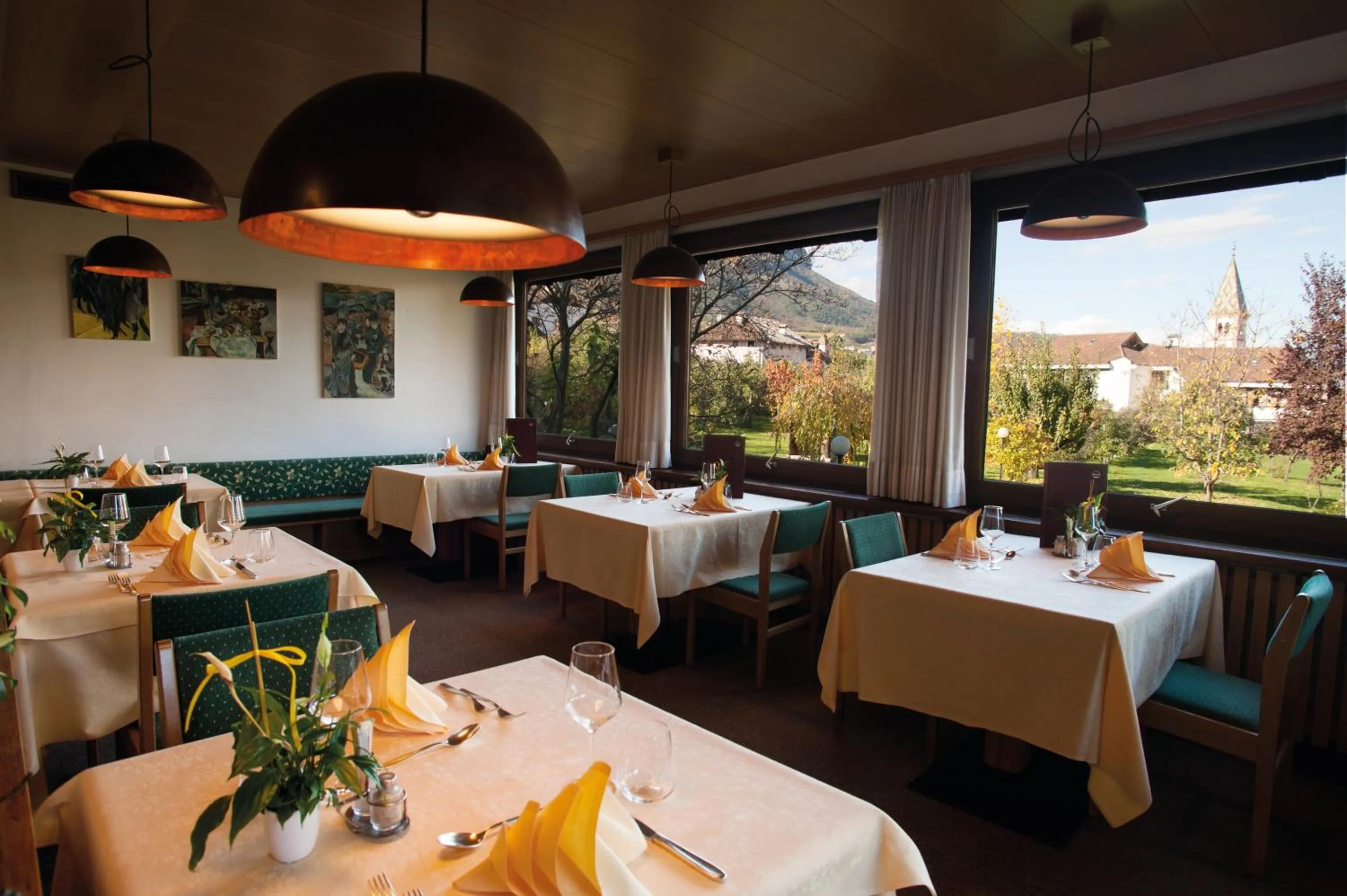 Restaurant/places to eat in Angerburg Blumenhotel