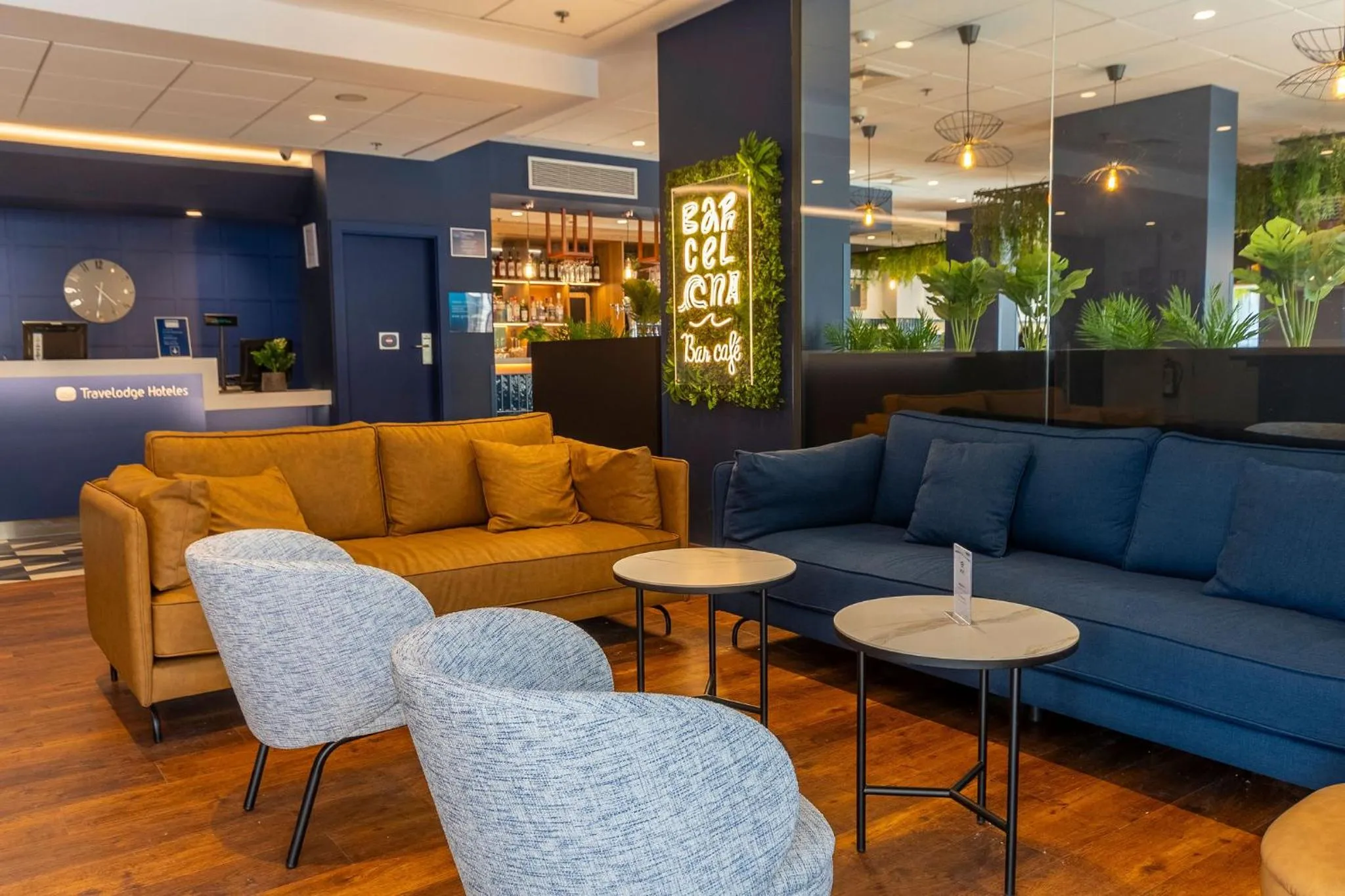 Lobby or reception in Travelodge Barcelona Poblenou