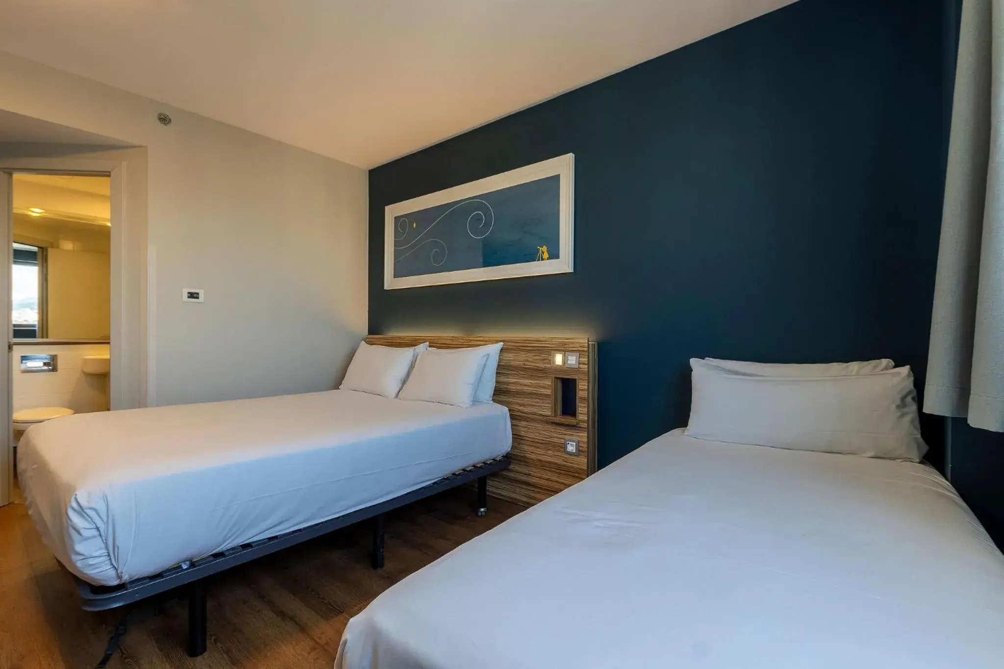 Bed in Travelodge Barcelona Poblenou Bed in Travelodge Barcelona Poblenou