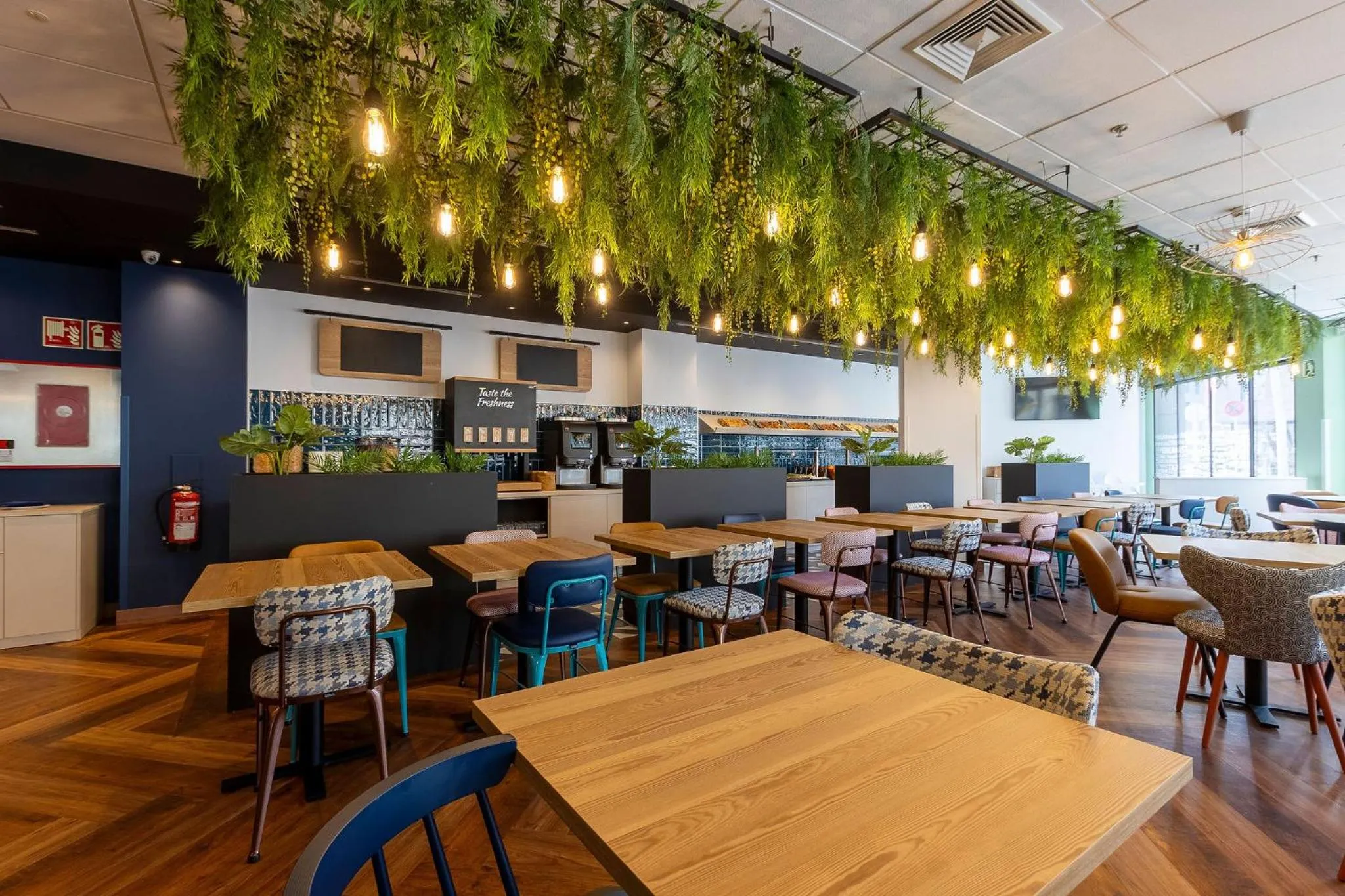 Restaurant/places to eat in Travelodge Barcelona Poblenou