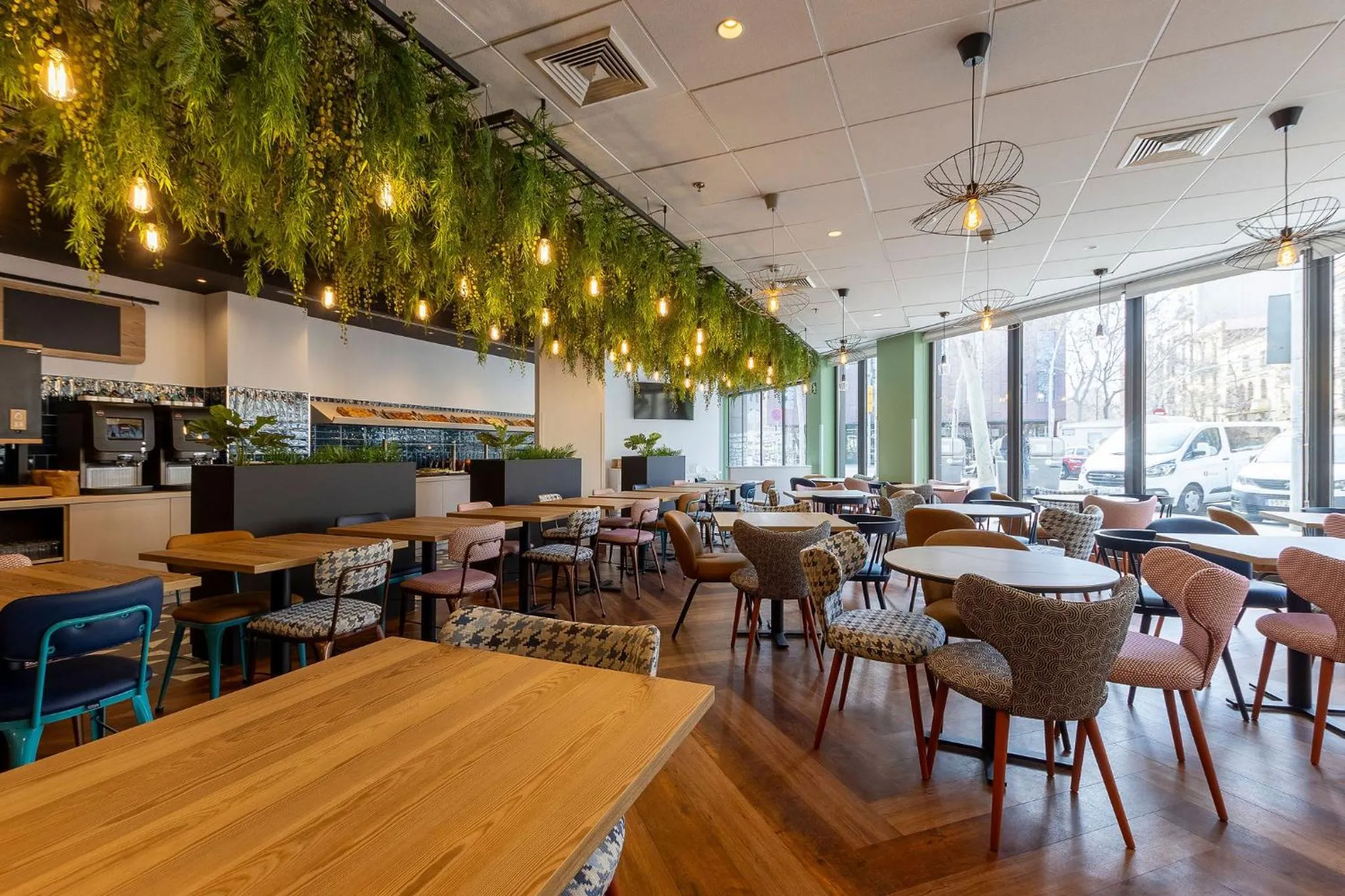 Restaurant/places to eat in Travelodge Barcelona Poblenou