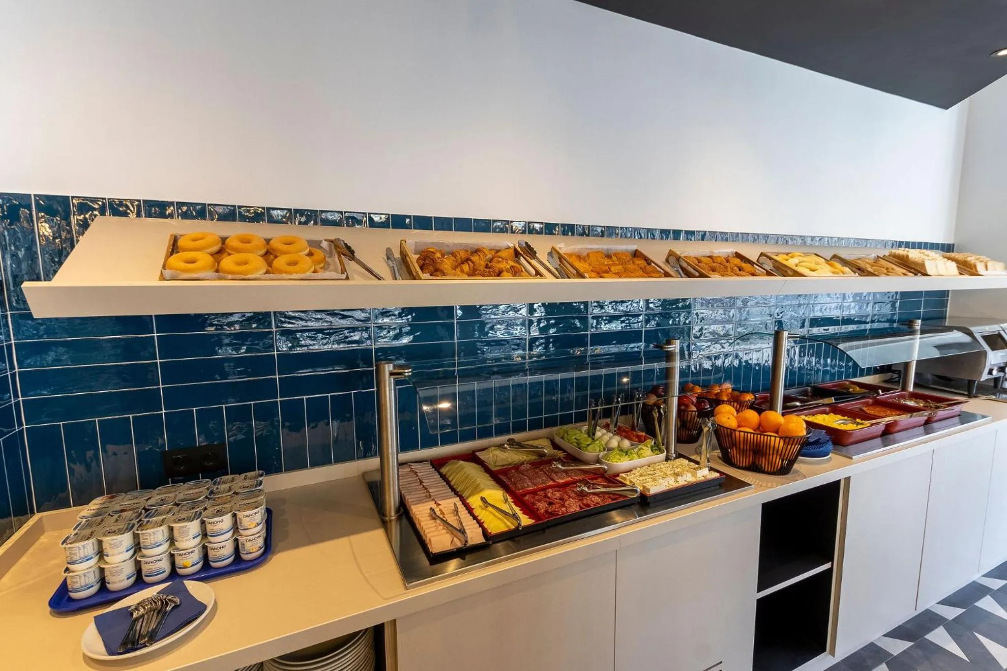 Buffet breakfast in Travelodge Barcelona Poblenou