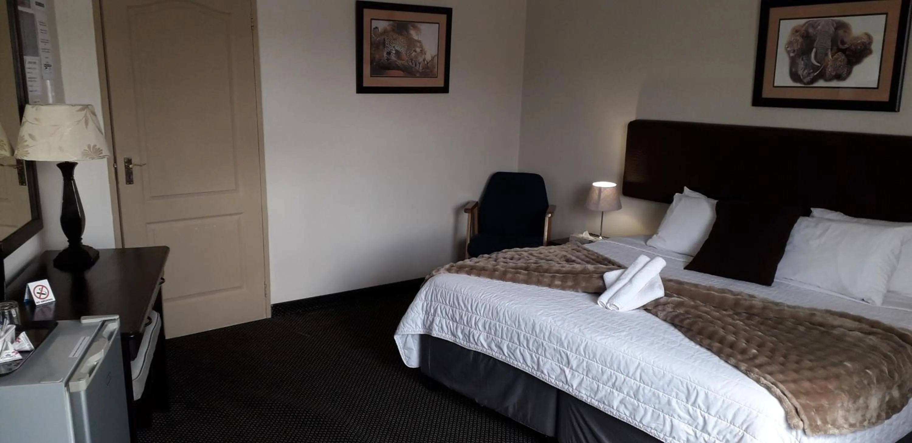 Bedroom in Kalahari Lodge Kimberley