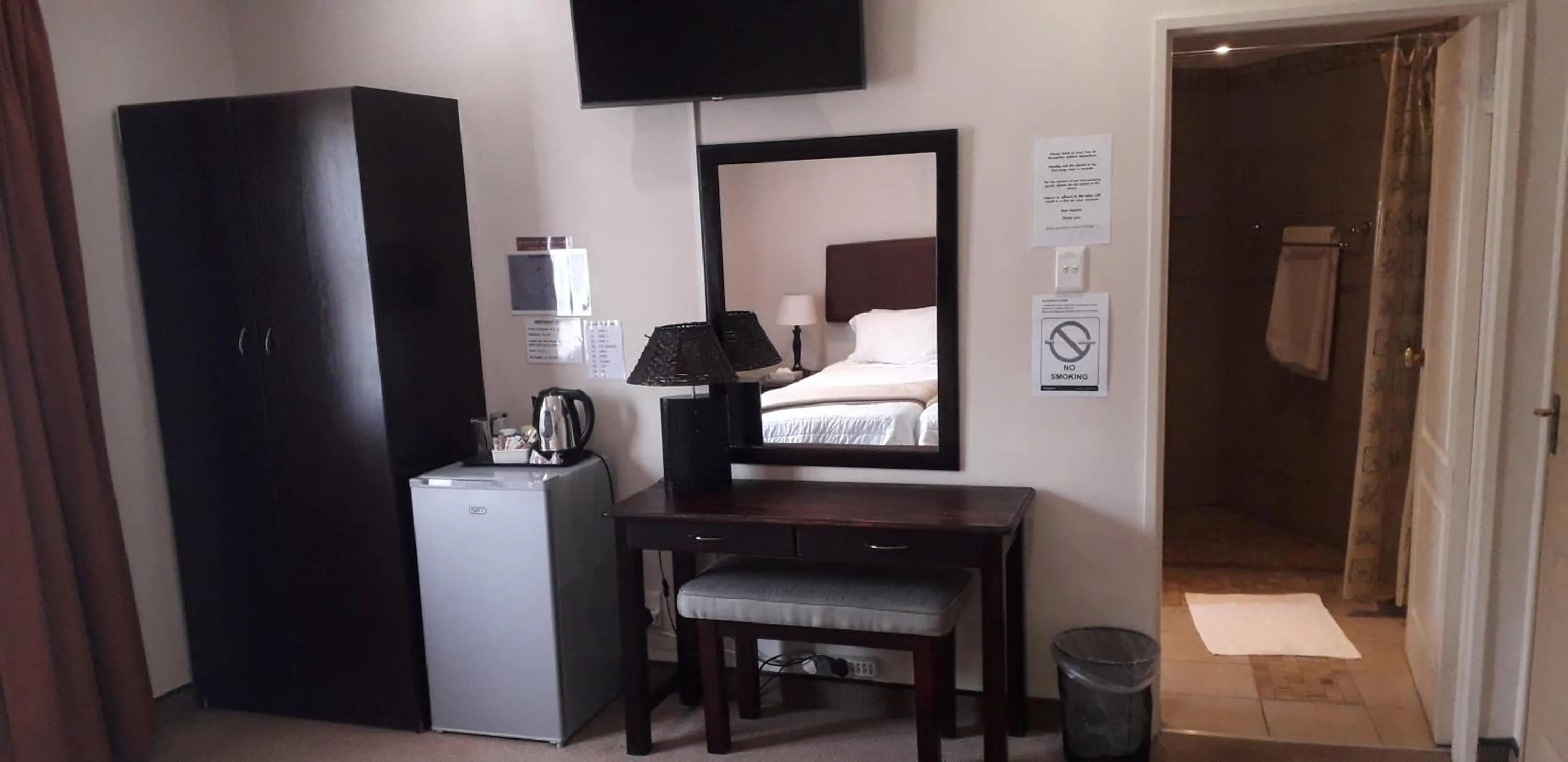 TV and multimedia in Kalahari Lodge Kimberley