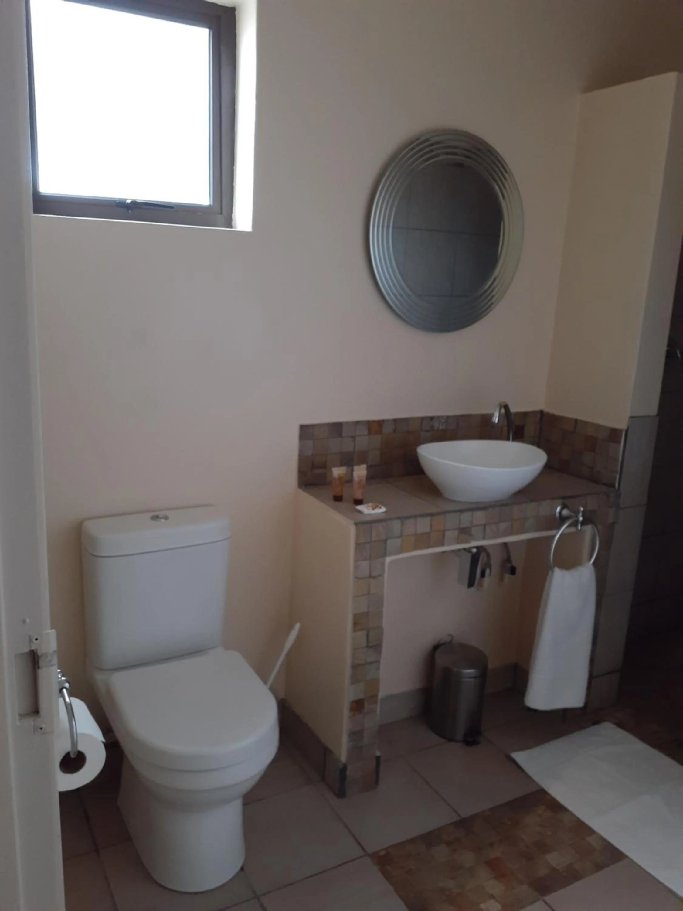 Shower in Kalahari Lodge Kimberley