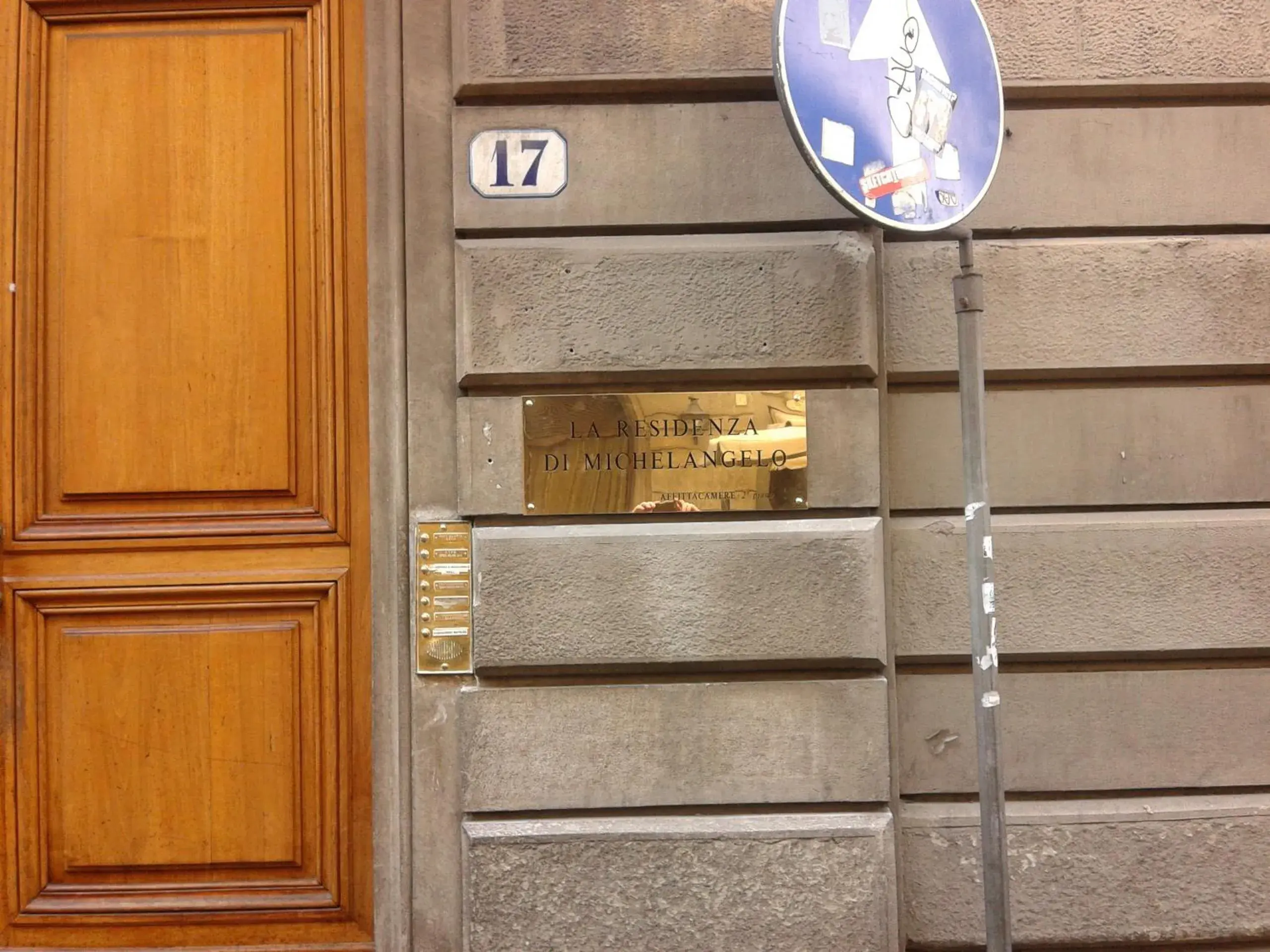 Facade/entrance in B&B La Residenza di Michelangelo Facade/entrance in B&B La Residenza di Michelangelo